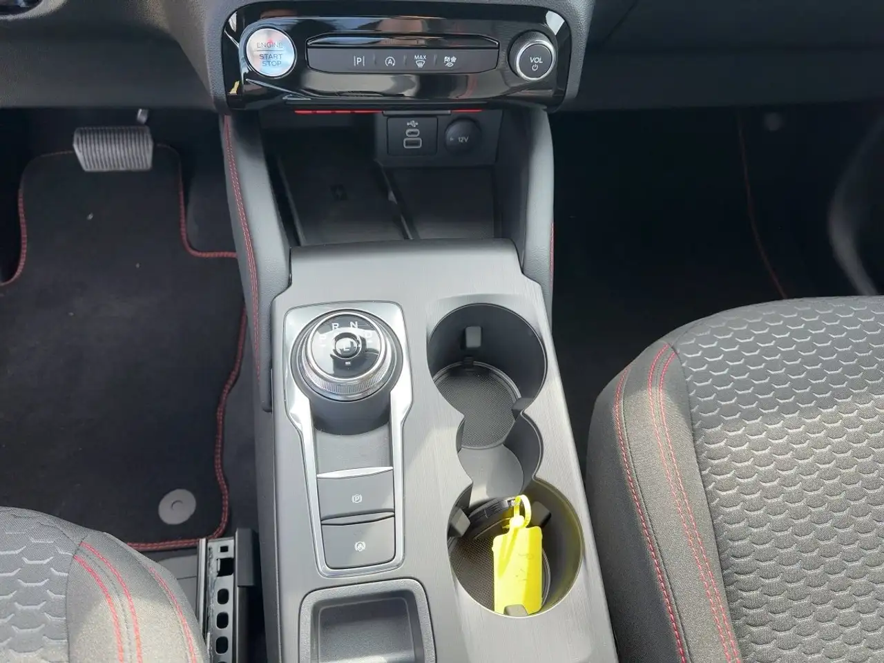Ford Kuga ST-Line ACC CAM LED NAVI TWA 4xSHZ AHK PDC 16
