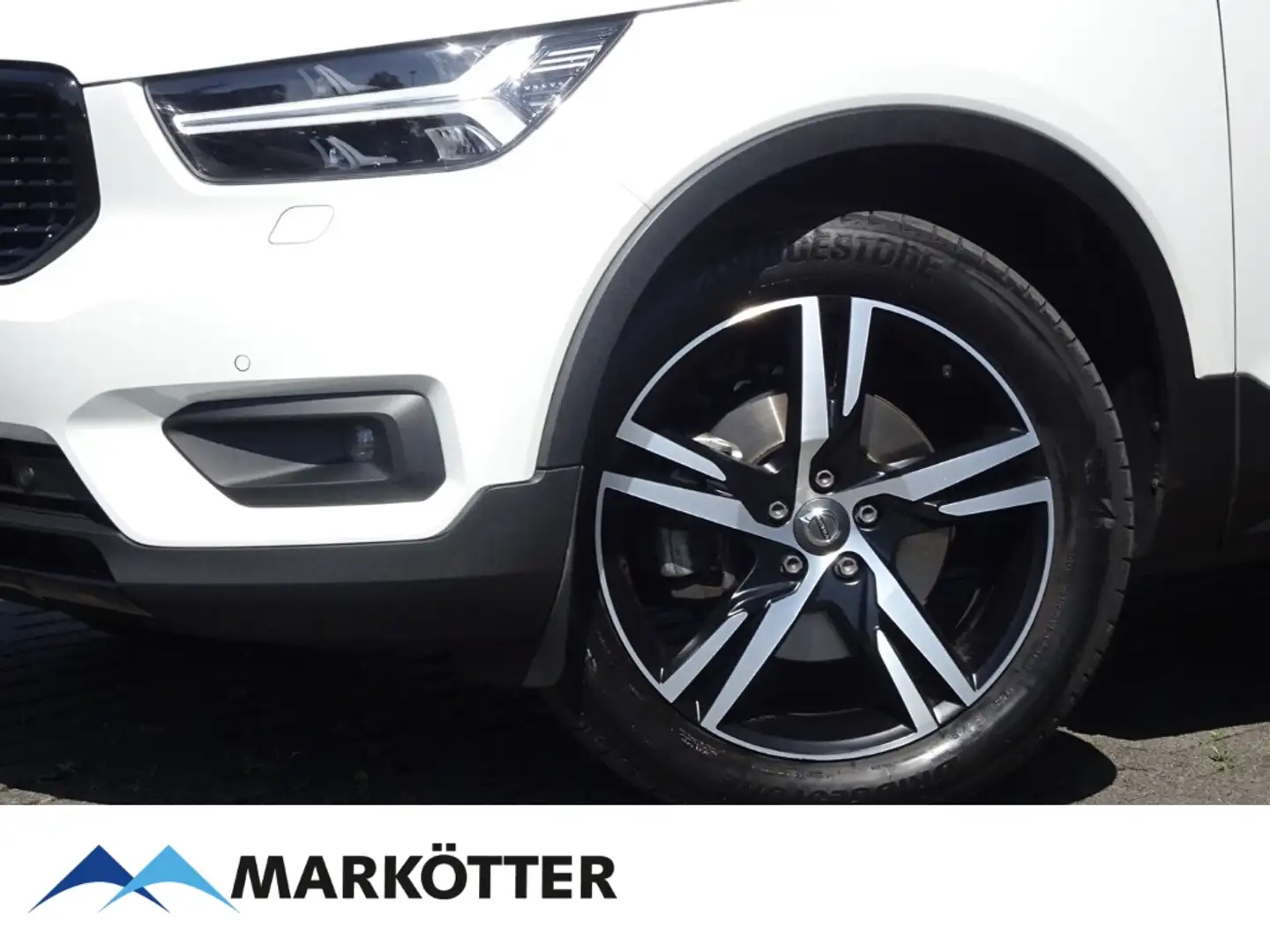 Volvo XC40 D4 R Design AWD/NAVI/LED/FSHZ/SHZ/PDC/CAM/ Blanc - 2