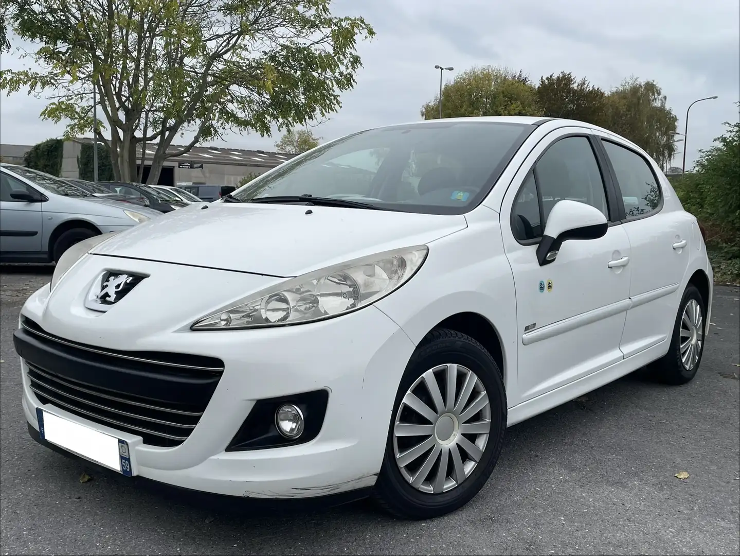Peugeot 207 90 HDi FAP (Blue Lion) 98G - 1