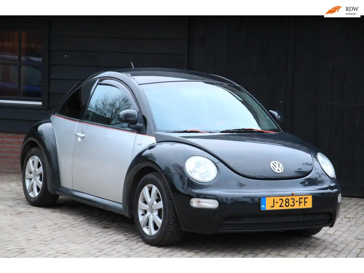 Volkswagen New Beetle 2.0 Highline Airco/Leer/Lmv/Apk 06-2026 Zwart - 1