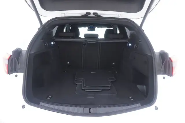 Alfa Romeo Stelvio view 14