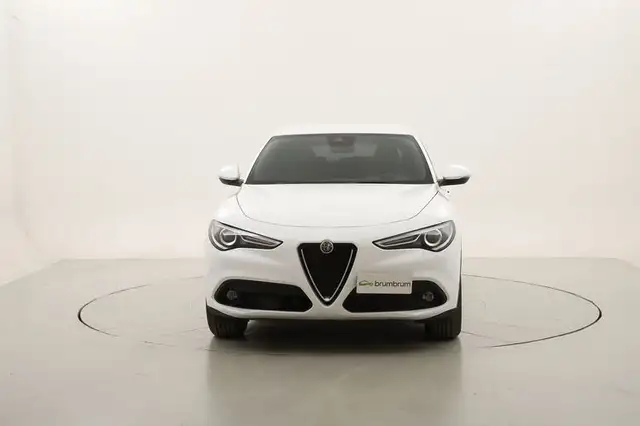 Alfa Romeo Stelvio view 8