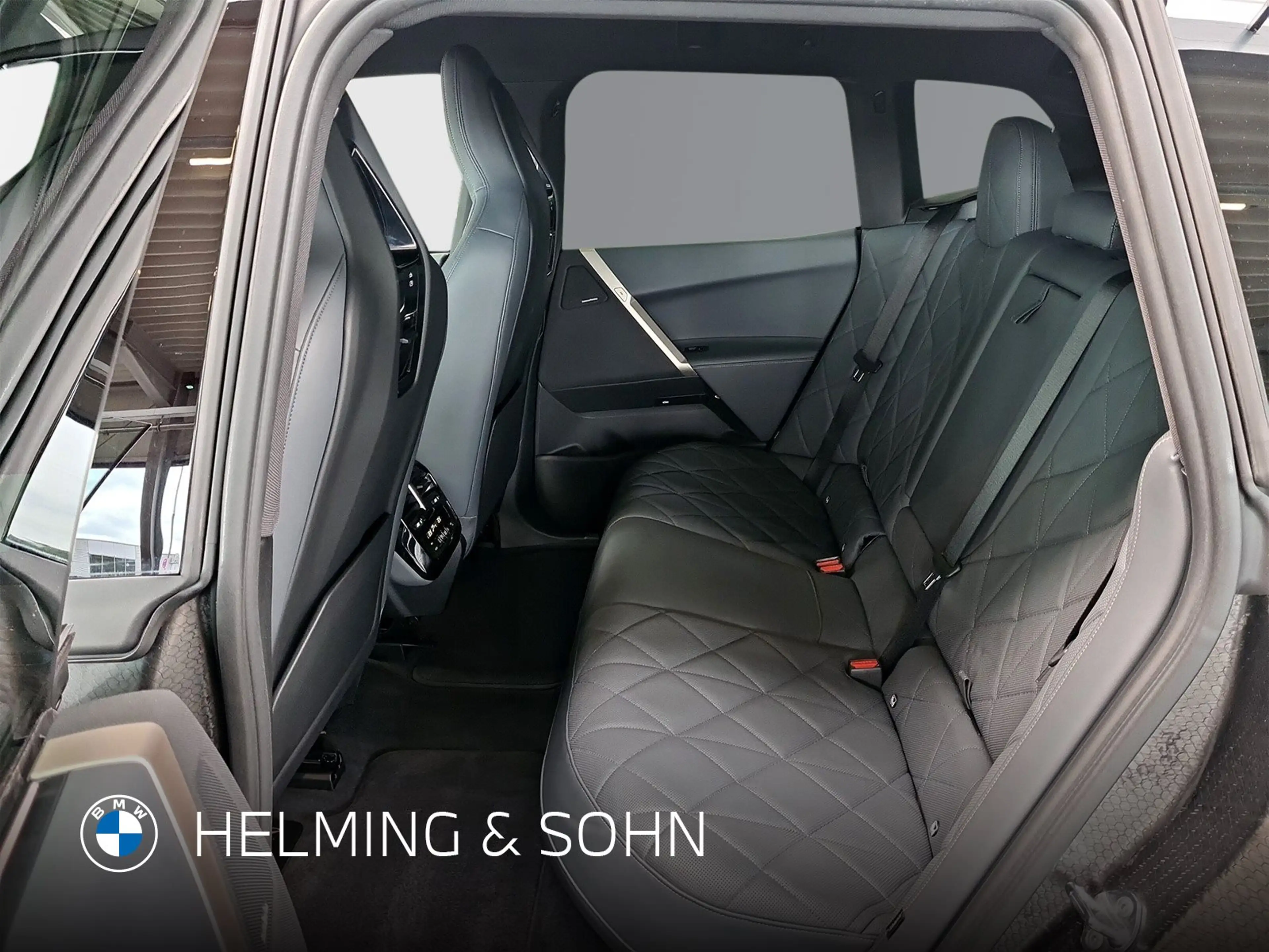 BMW iX xDrive40 Sportpaket AHK HK HiFi DAB Massage uvm. — photo 13