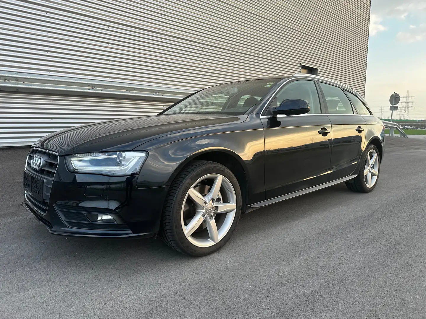 Audi A4 Avant 2,0 TDI Style DPF ID:85 Schwarz - 2