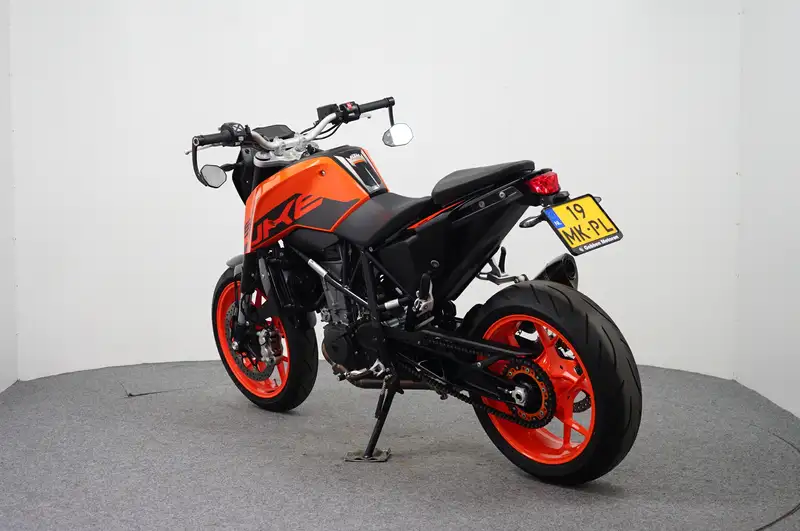 KTM 690 Duke - foto 6