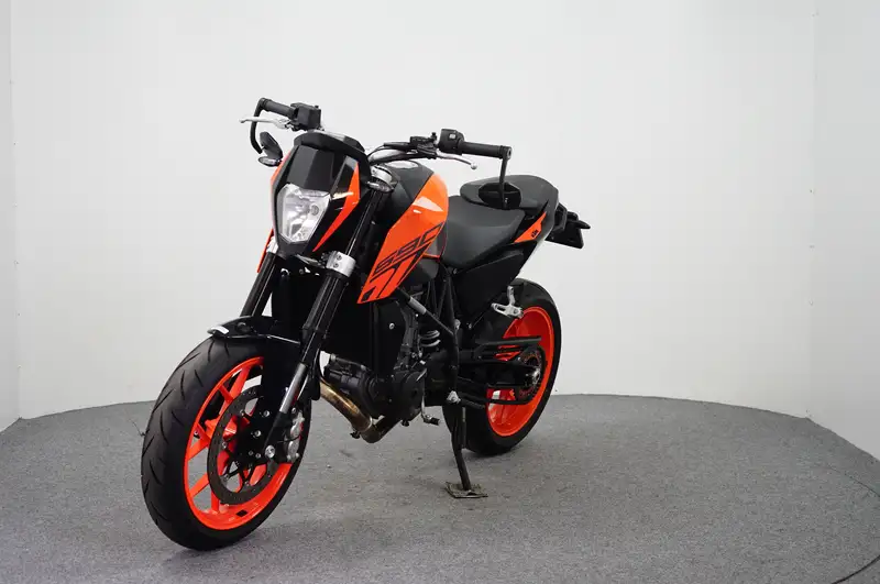 KTM 690 Duke - foto 4