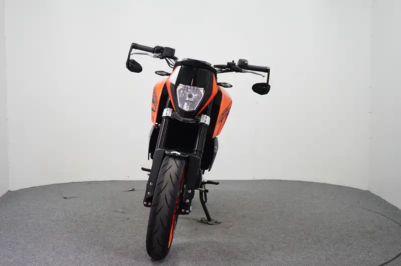 KTM 690 Duke - foto 3