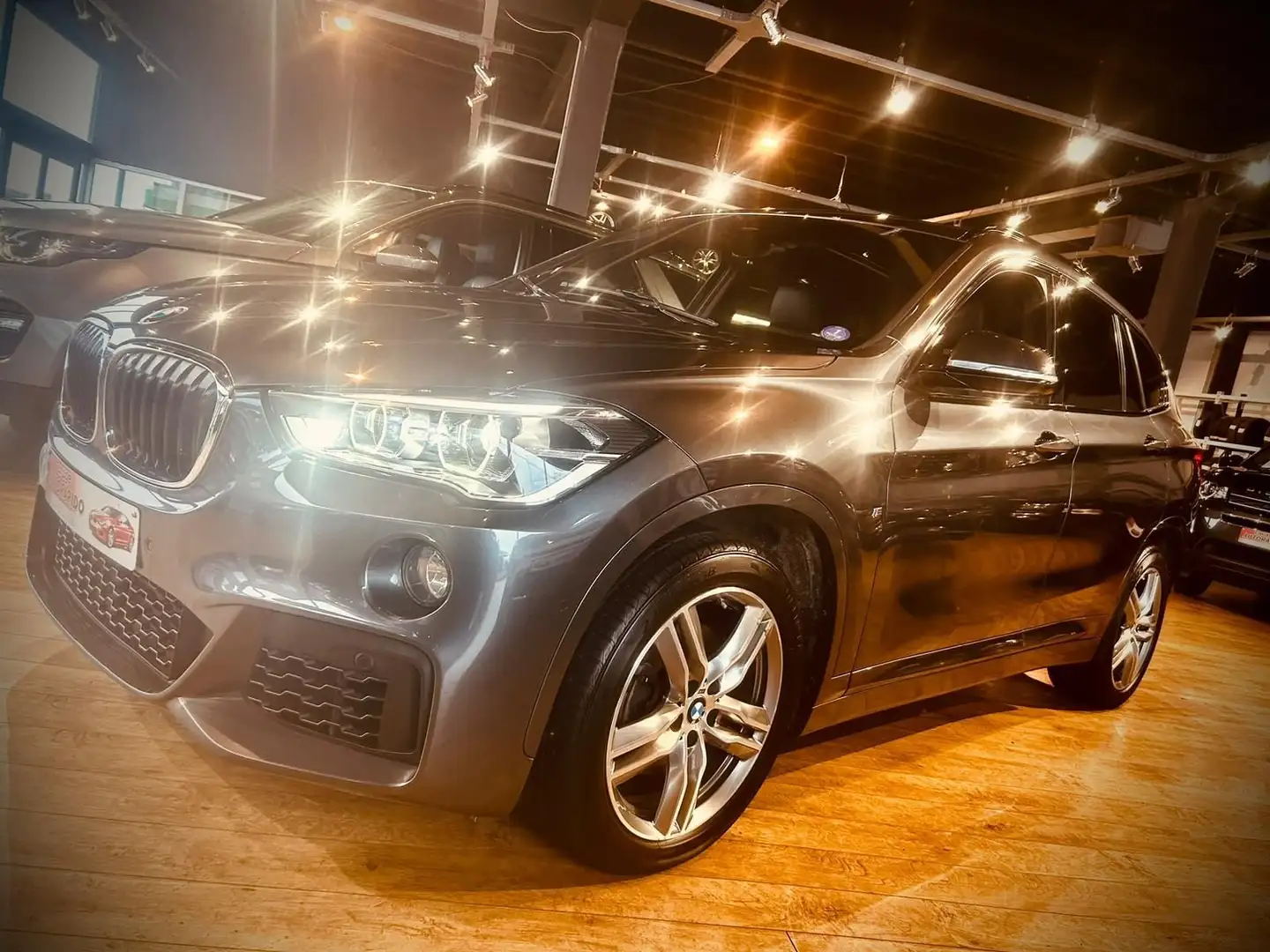 BMW X1 AUTOMATIQUE 1.5i sDrive18 OPF Gris - 1
