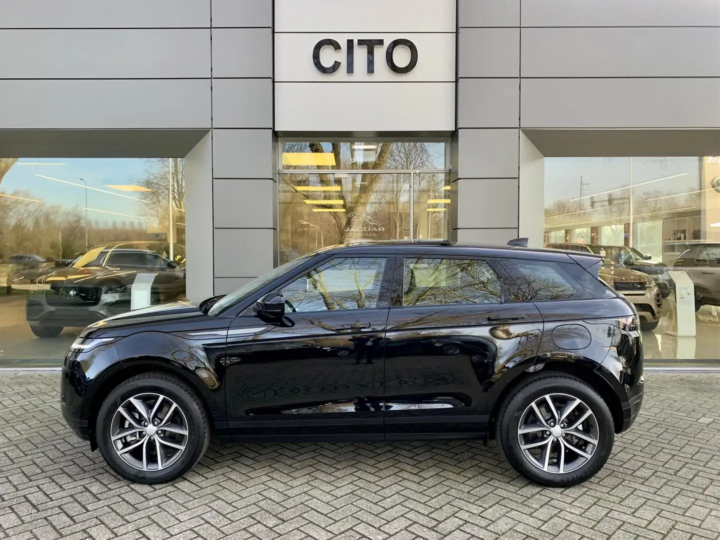 Land Rover Range Rover Evoque P300e PHEV AWD S Zwart - 2