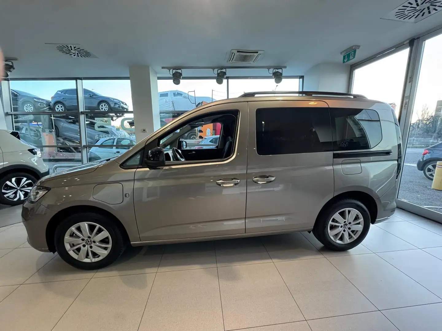 Volkswagen Caddy Life 1.5 TSI PHEV 110 kW - 150CV ant. DSG Bronzo - 2