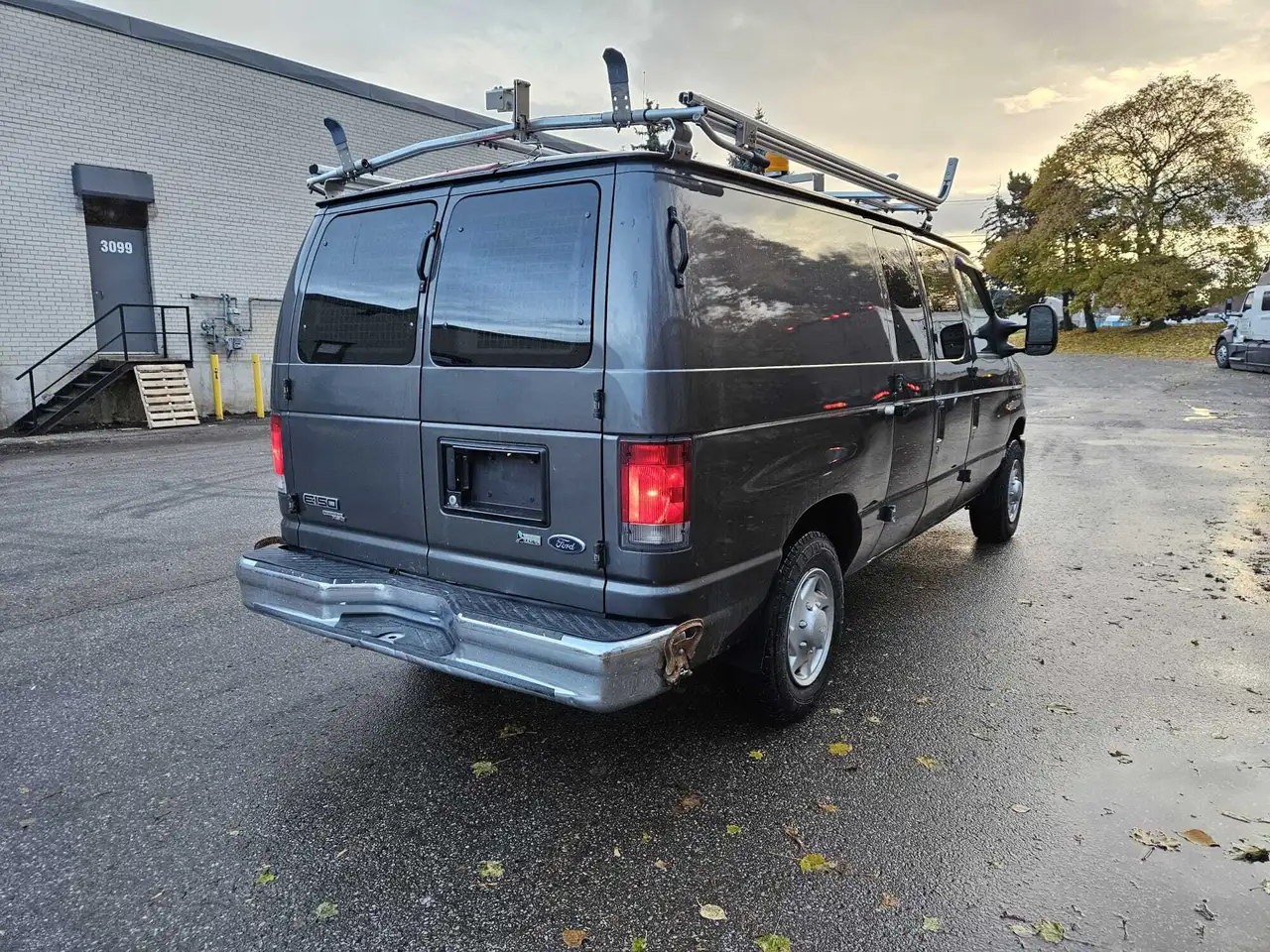 Ford Econoline снимка Ford Econoline