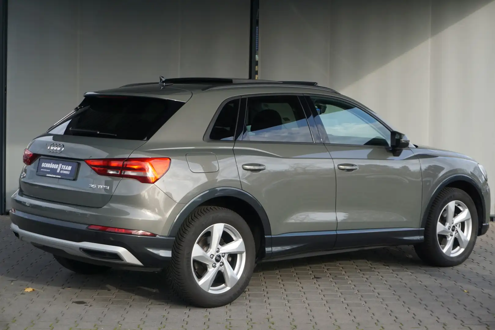 Audi Q3 35 TFSI S tronic advanced Panor.-Dach Virtual N Gris - 2
