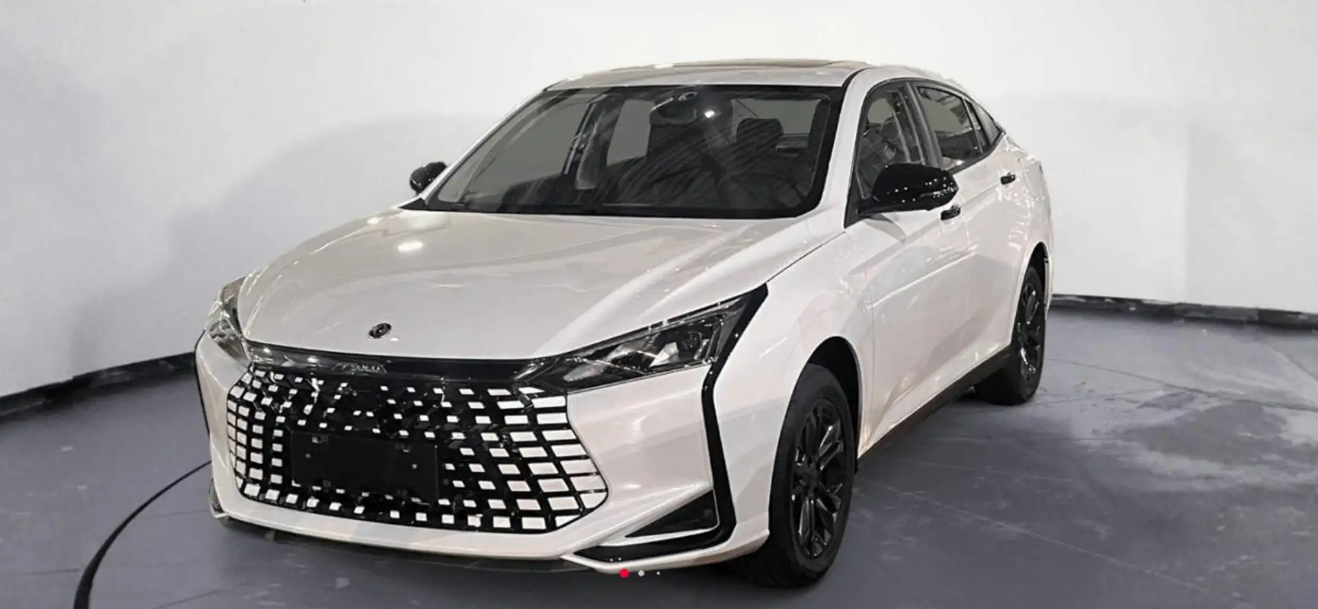 Dongfeng Shine 1.5 ICE DCT Weiß - 1