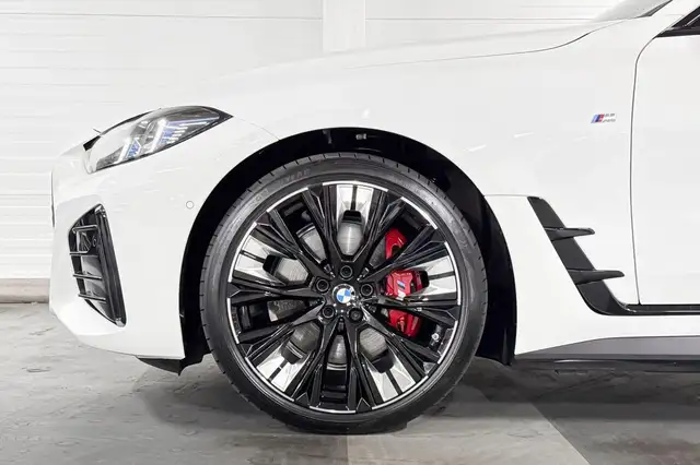 BMW I4 view 4