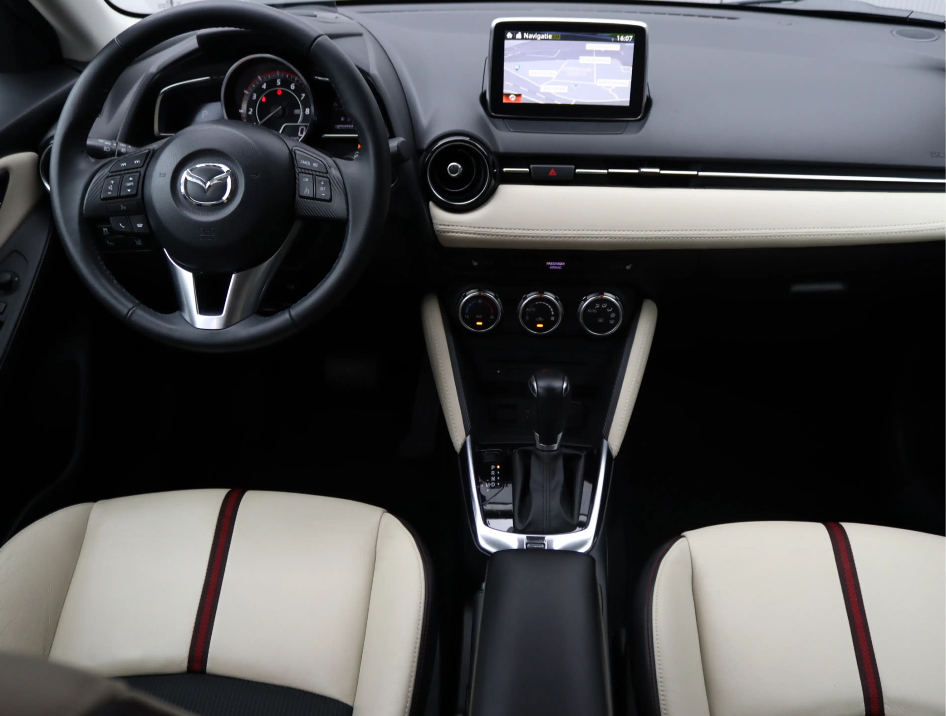 Mazda 2 1.5 Skyactiv-G Skylease GT | BOVAG-garantie | Trek — photo 3
