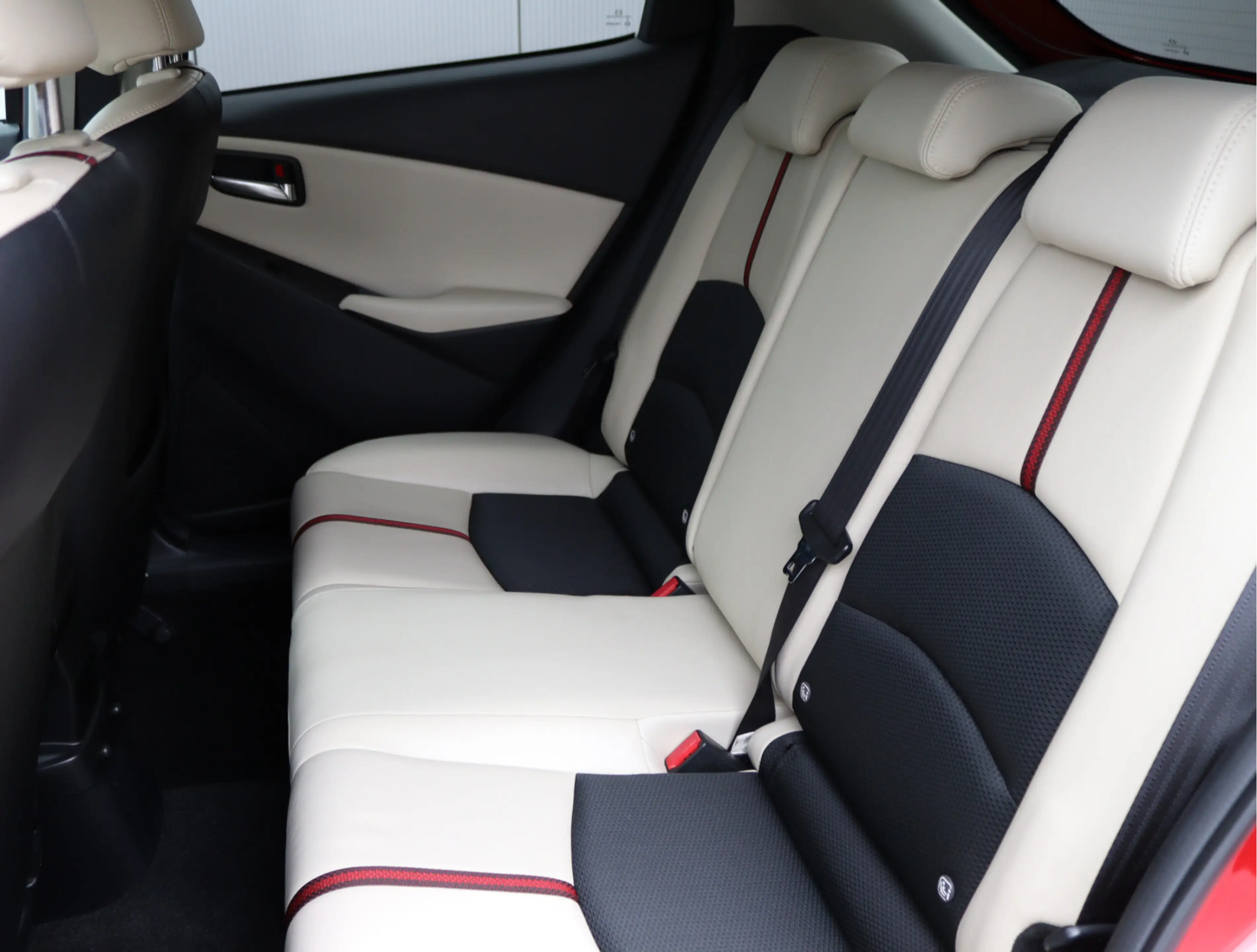 Mazda 2 1.5 Skyactiv-G Skylease GT | BOVAG-garantie | Trek — photo 25