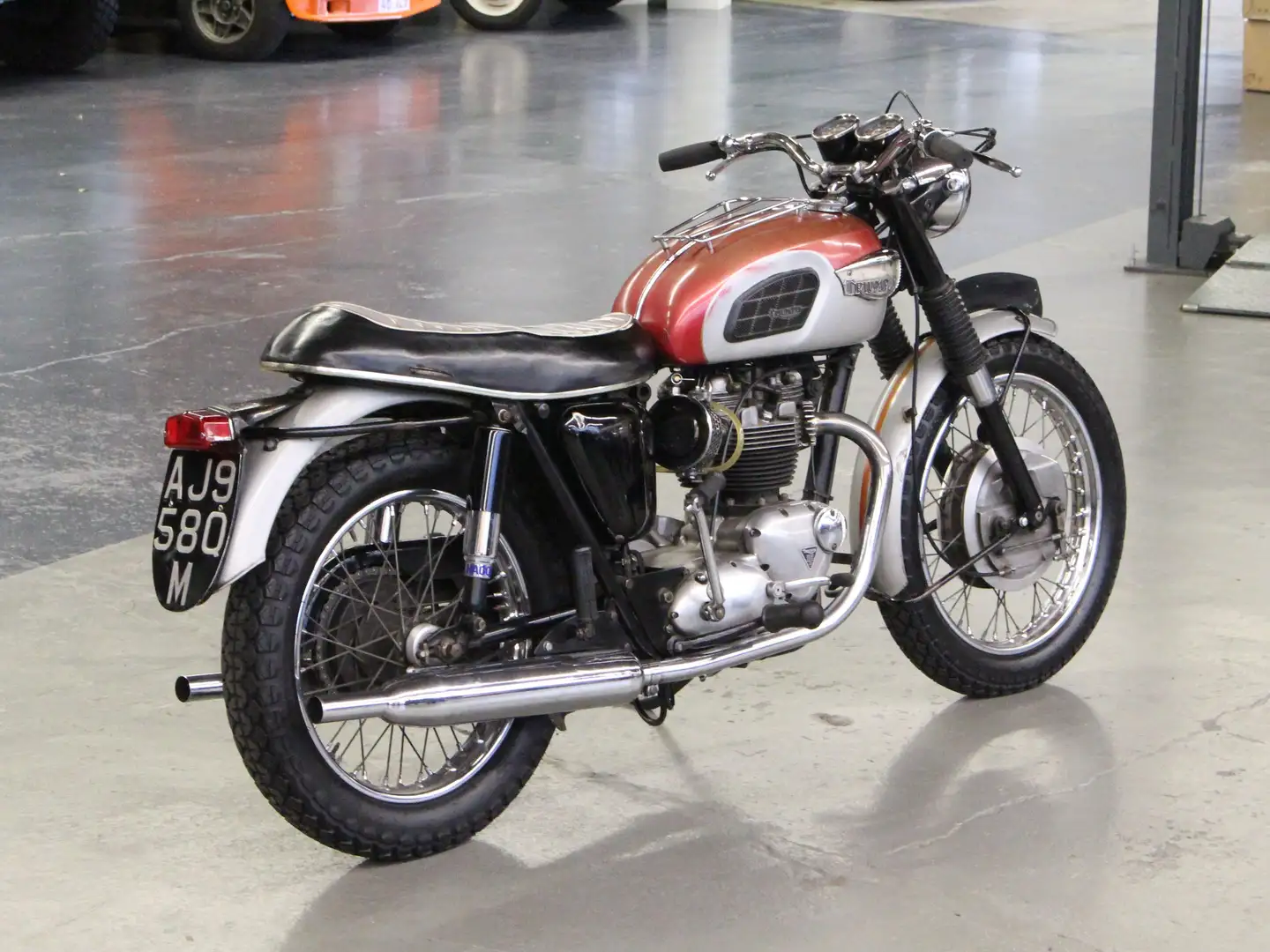 Triumph Bonneville T120 Rood - 1