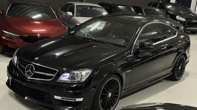 Mercedes-Benz C 63 AMG FULL OPTIONAL !