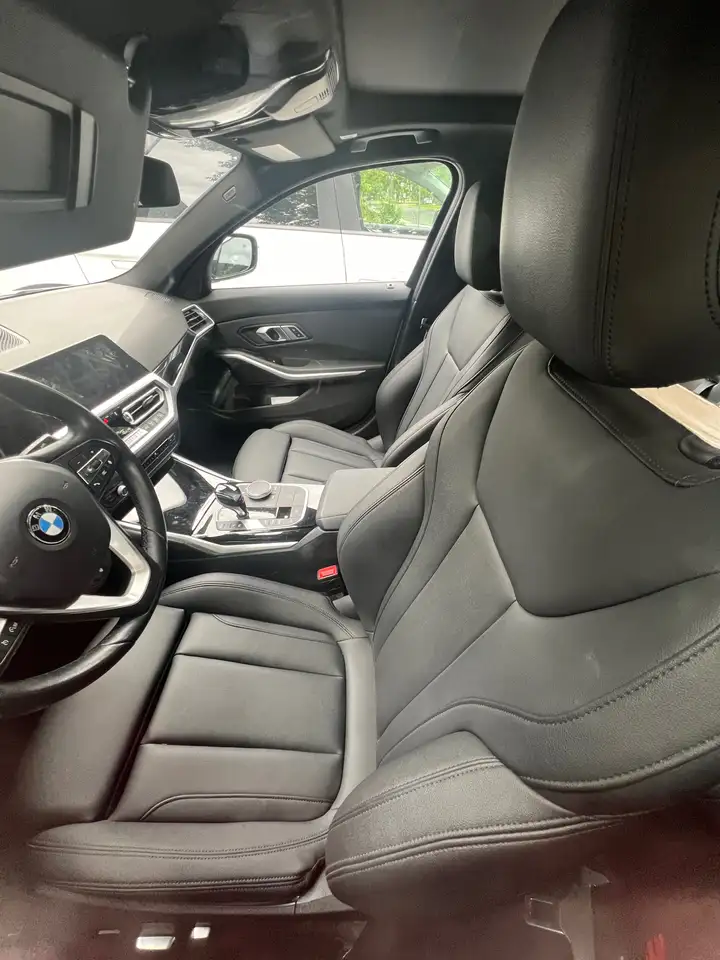 BMW 3 Series photo BMW 3 Series