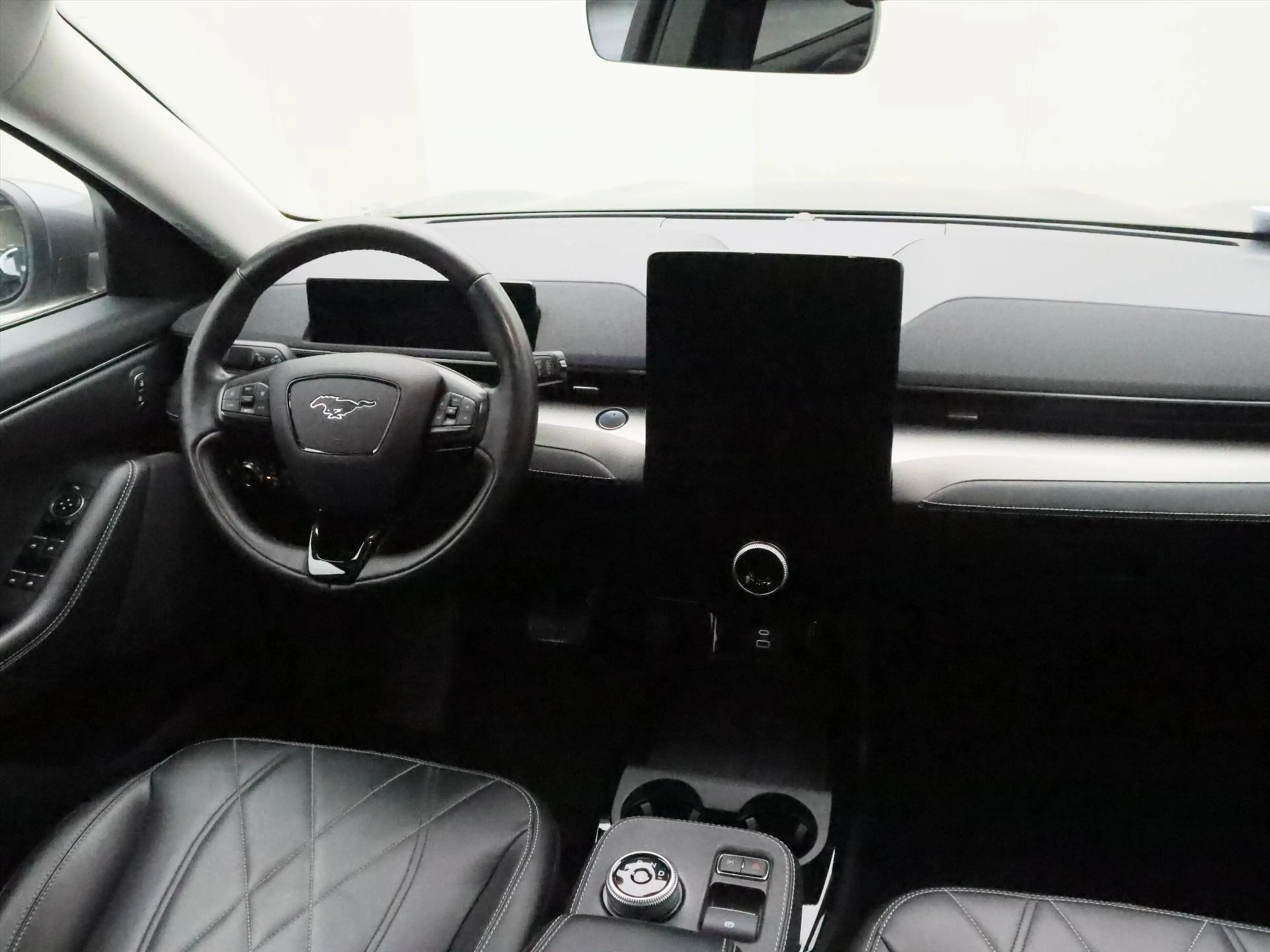 Ford Mustang Mach-E Mach-E 75kWh 258pk RWD 94,5% SoH [ LEDER+CARPLAY+S — photo 2