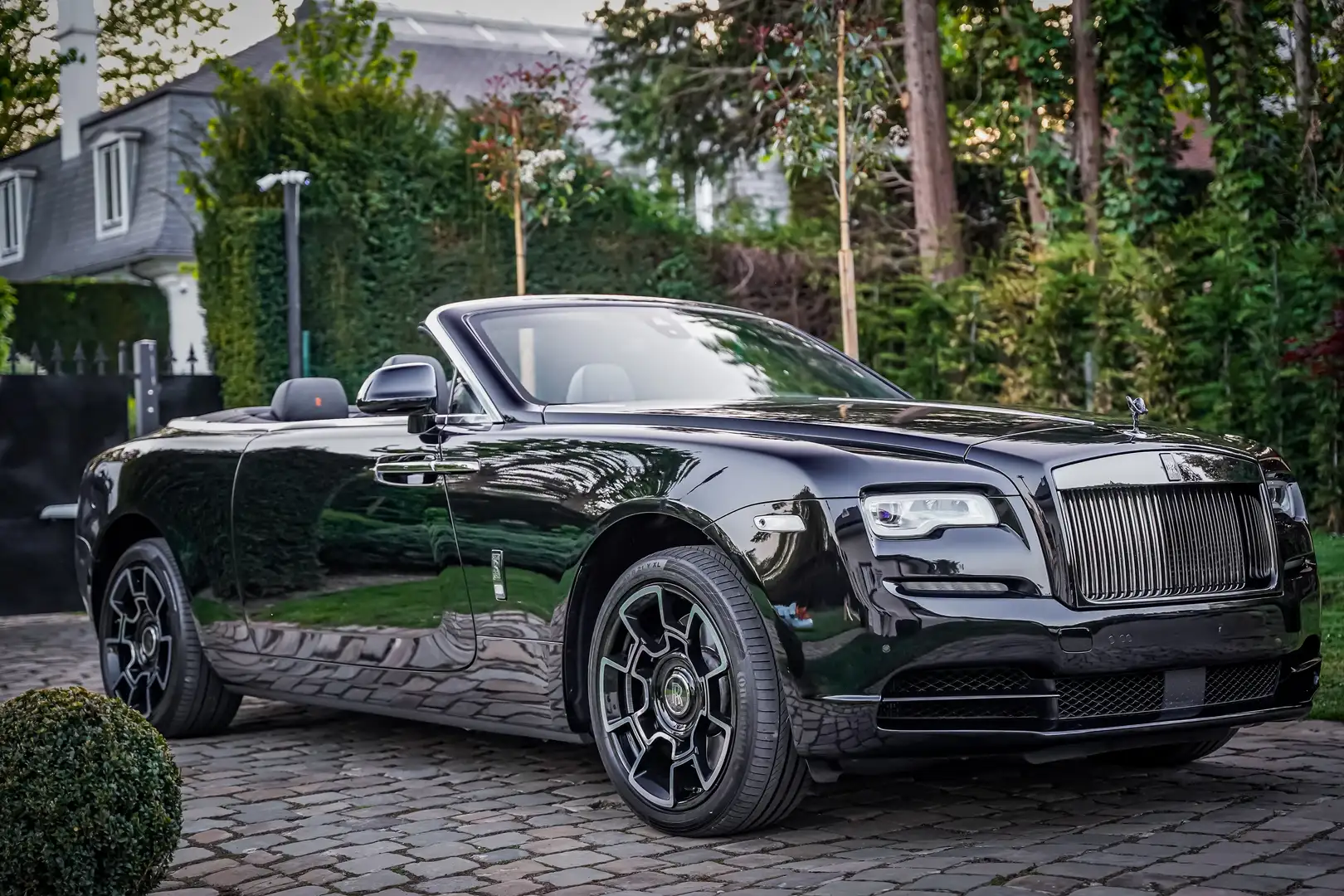 Rolls-Royce Dawn BLACK BADGE LIMITEDEDITION Negro - 2
