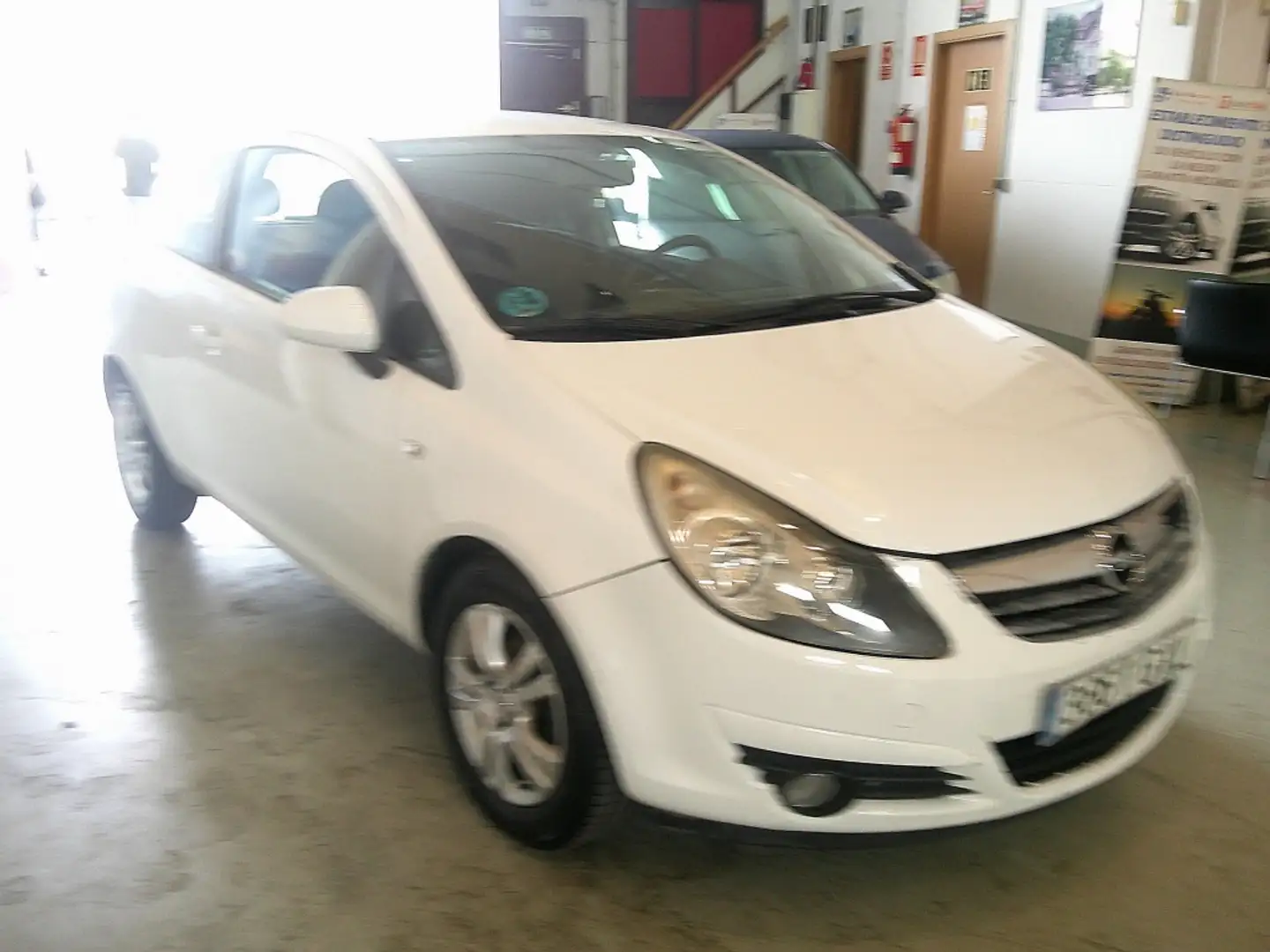 Opel Corsa 1.2 111 Blanco - 2