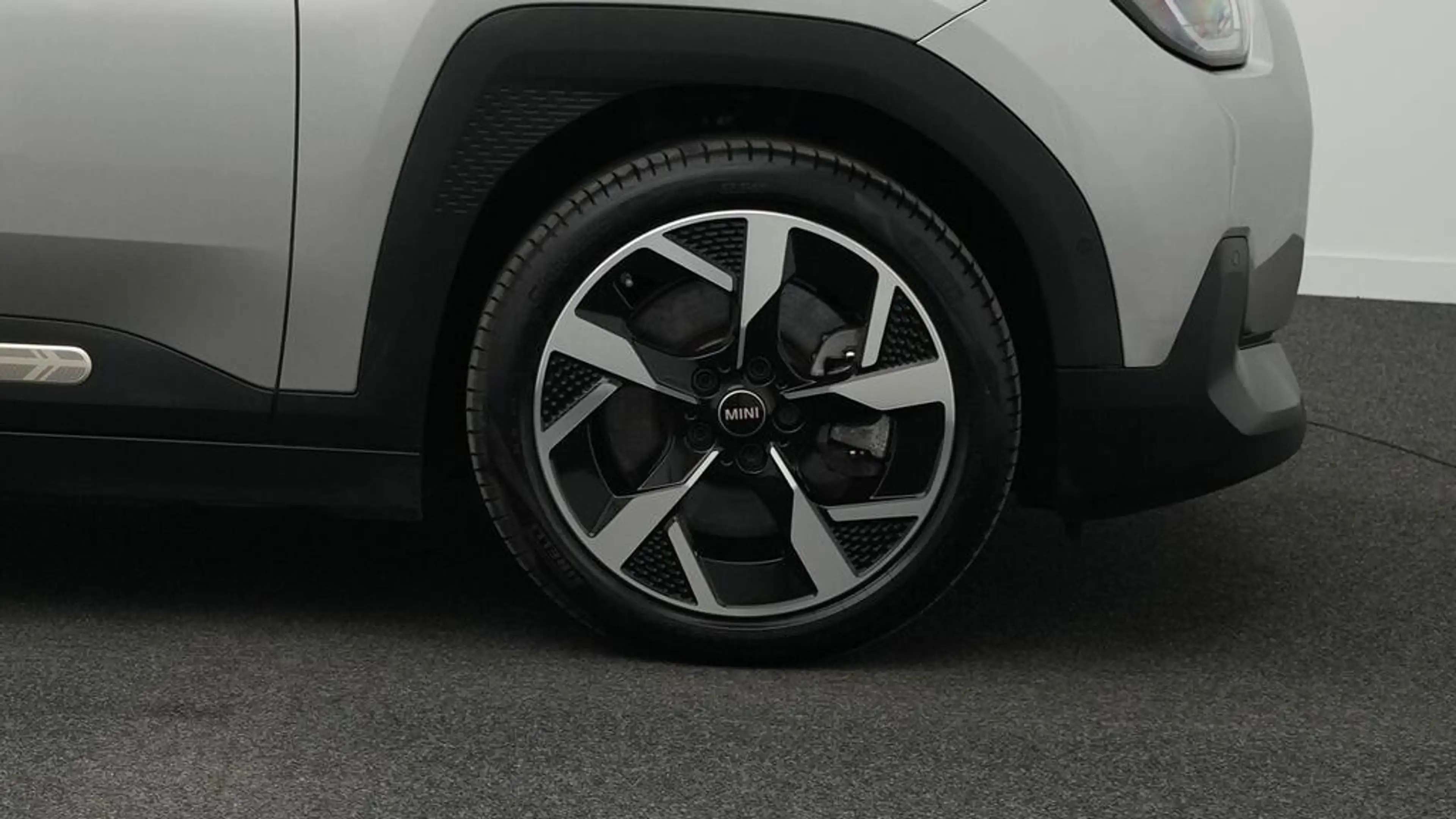 MINI Aceman Classic Trim — photo 10