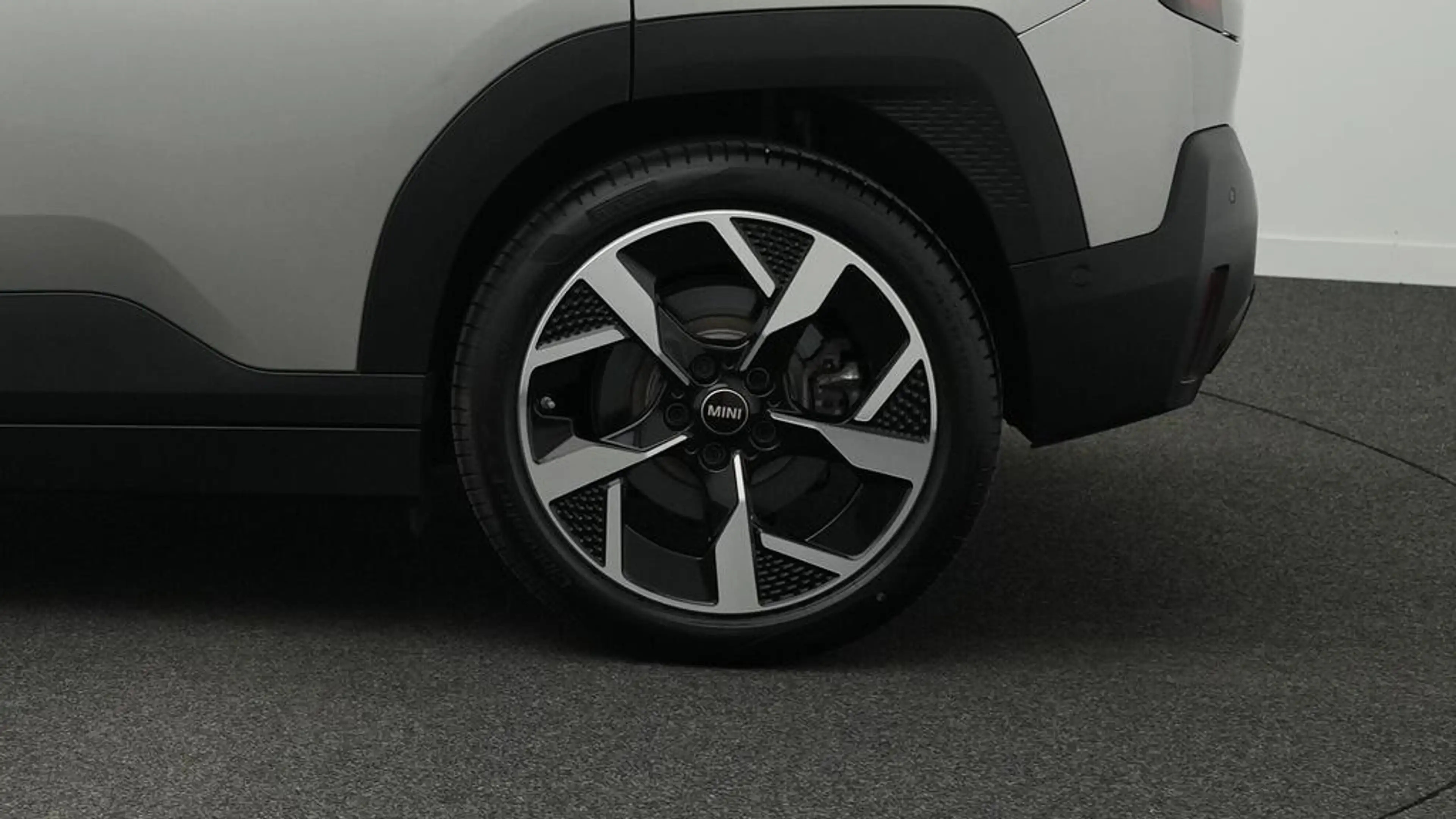 MINI Aceman Classic Trim — photo 12