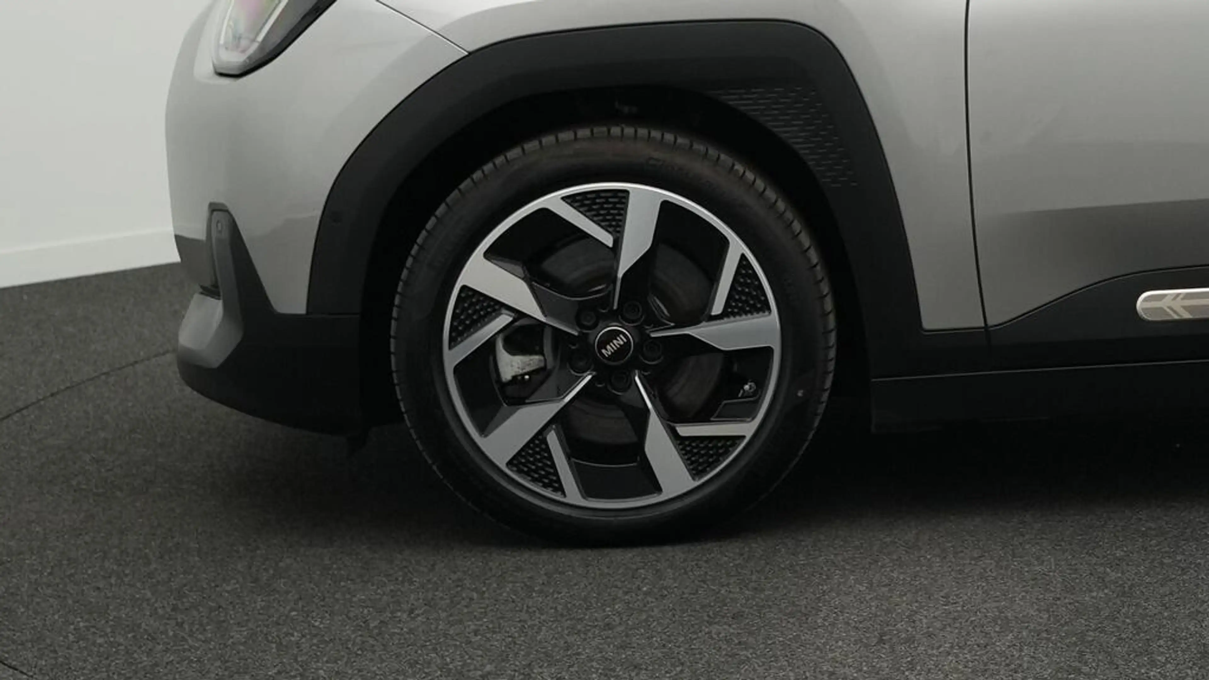 MINI Aceman Classic Trim — photo 11