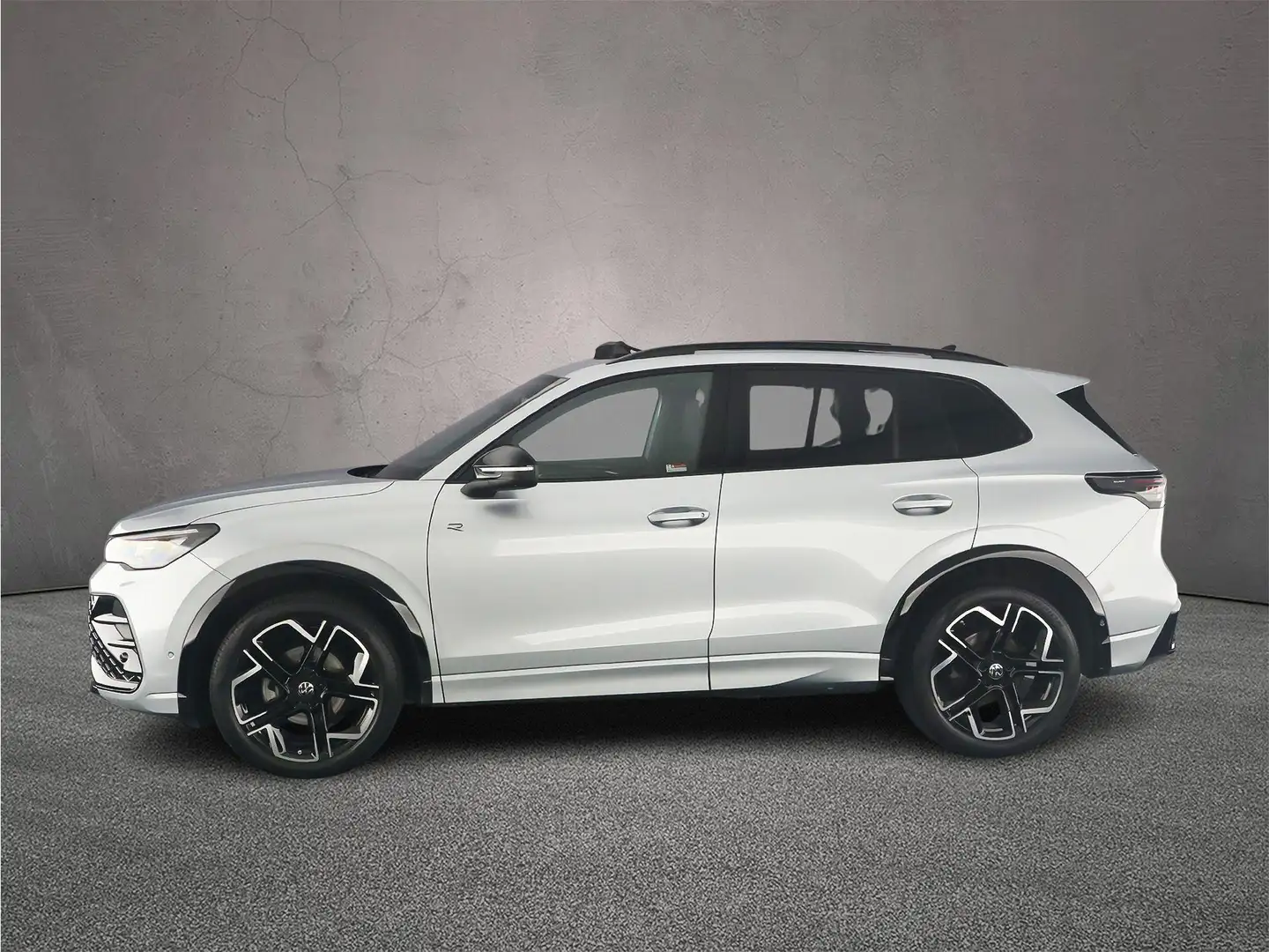 Volkswagen Tiguan R-Line Edition 1.5 eTSI 150pk DSG Automaat Trekhaa Argent - 2