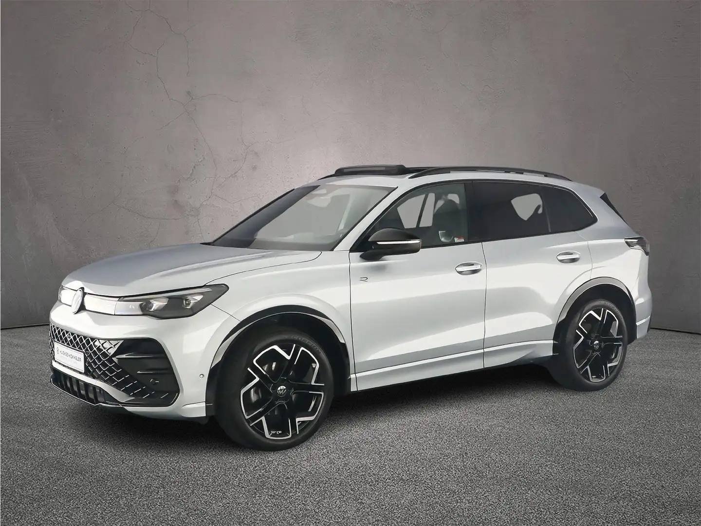 Volkswagen Tiguan R-Line Edition 1.5 eTSI 150pk DSG Automaat Trekhaa Argent - 1