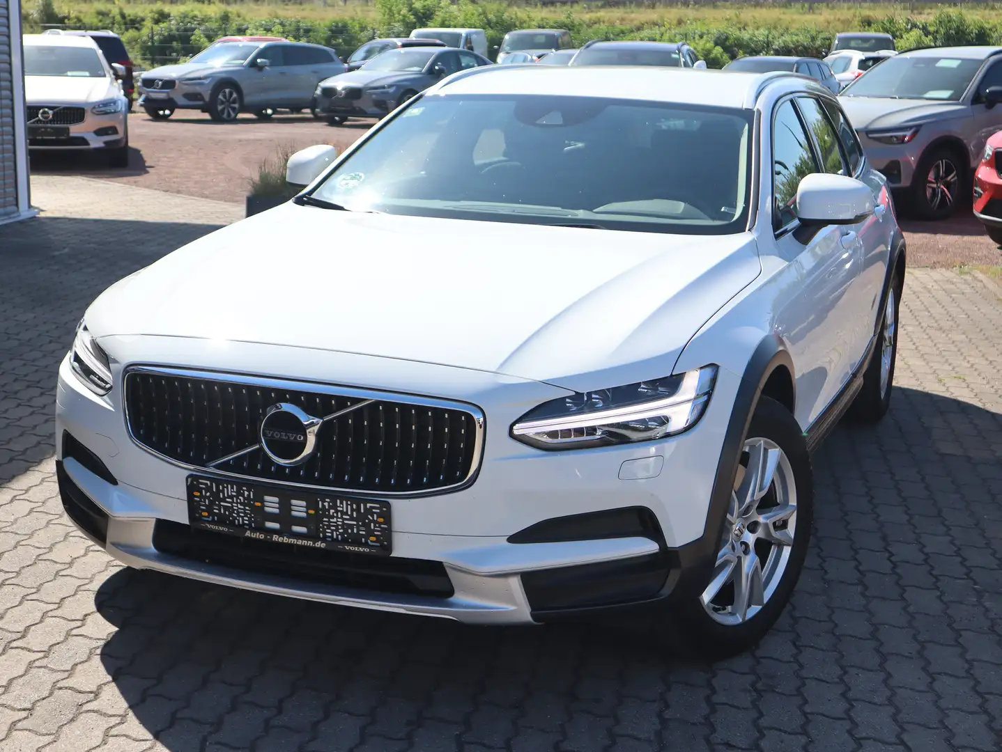 Volvo V90 Cross Country V90 D4 Cross Country  AWD Wit - 2