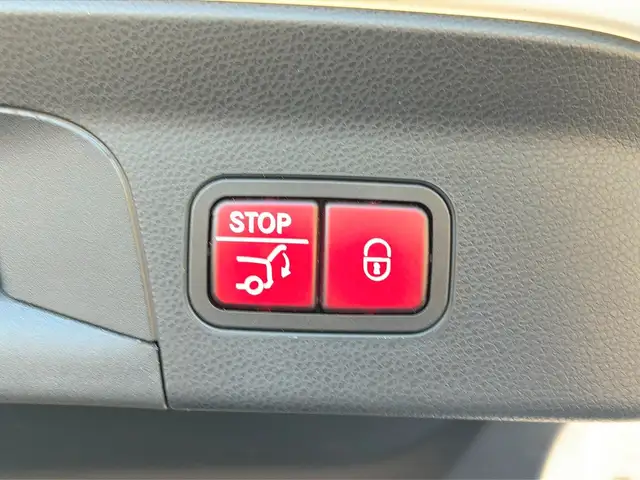 Mercedes-Benz GLC view 30