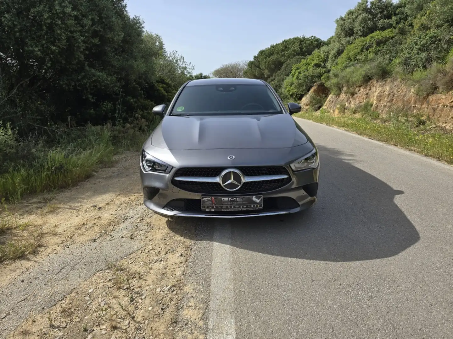 Mercedes-Benz CLA 200 Shooting Brake 200d 8G-DCT Grau - 2
