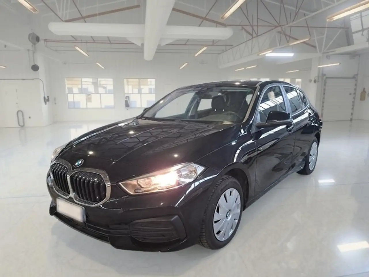 BMW 116 116D BUSINESS ADVANTAGE AUTO 5 PORTE BERLINA