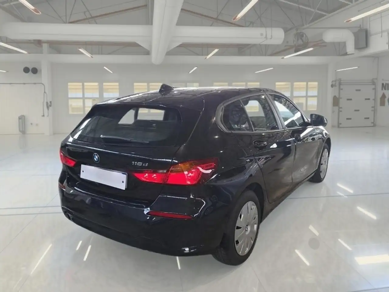 BMW 116 116D BUSINESS ADVANTAGE AUTO 5 PORTE BERLINA 4