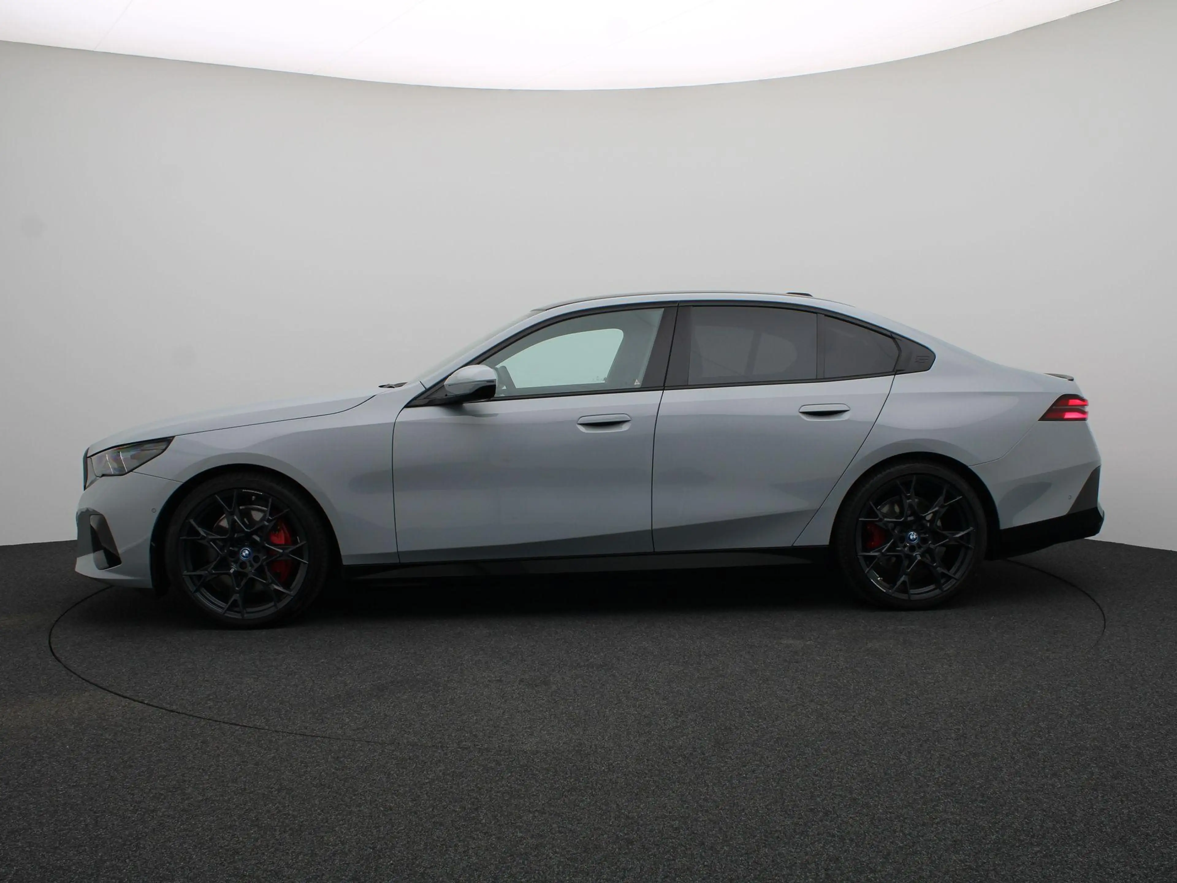 BMW i5 eDrive40 M Sport Edition | Innovation Pack | Trave — photo 4