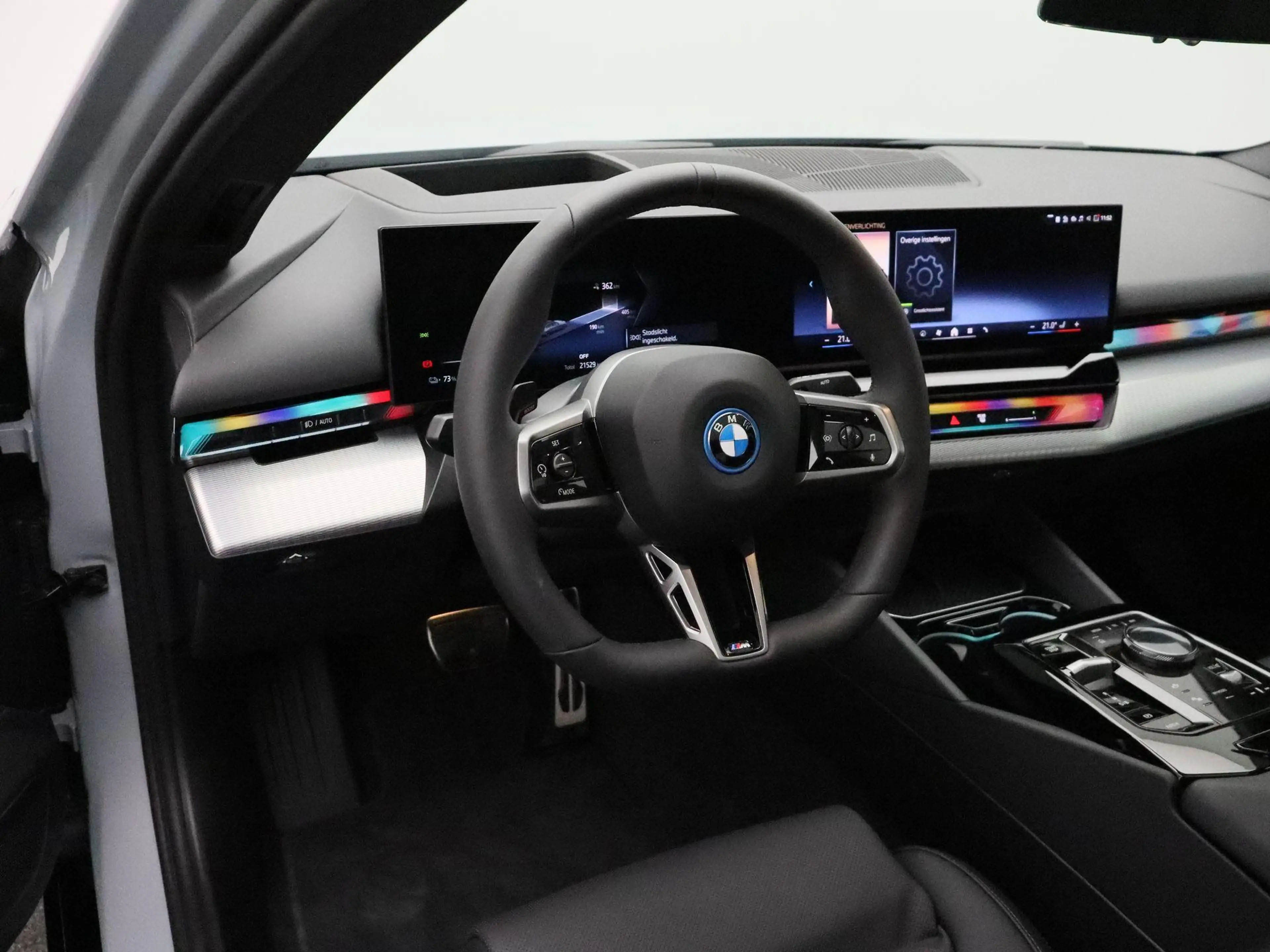 BMW i5 eDrive40 M Sport Edition | Innovation Pack | Trave — photo 11