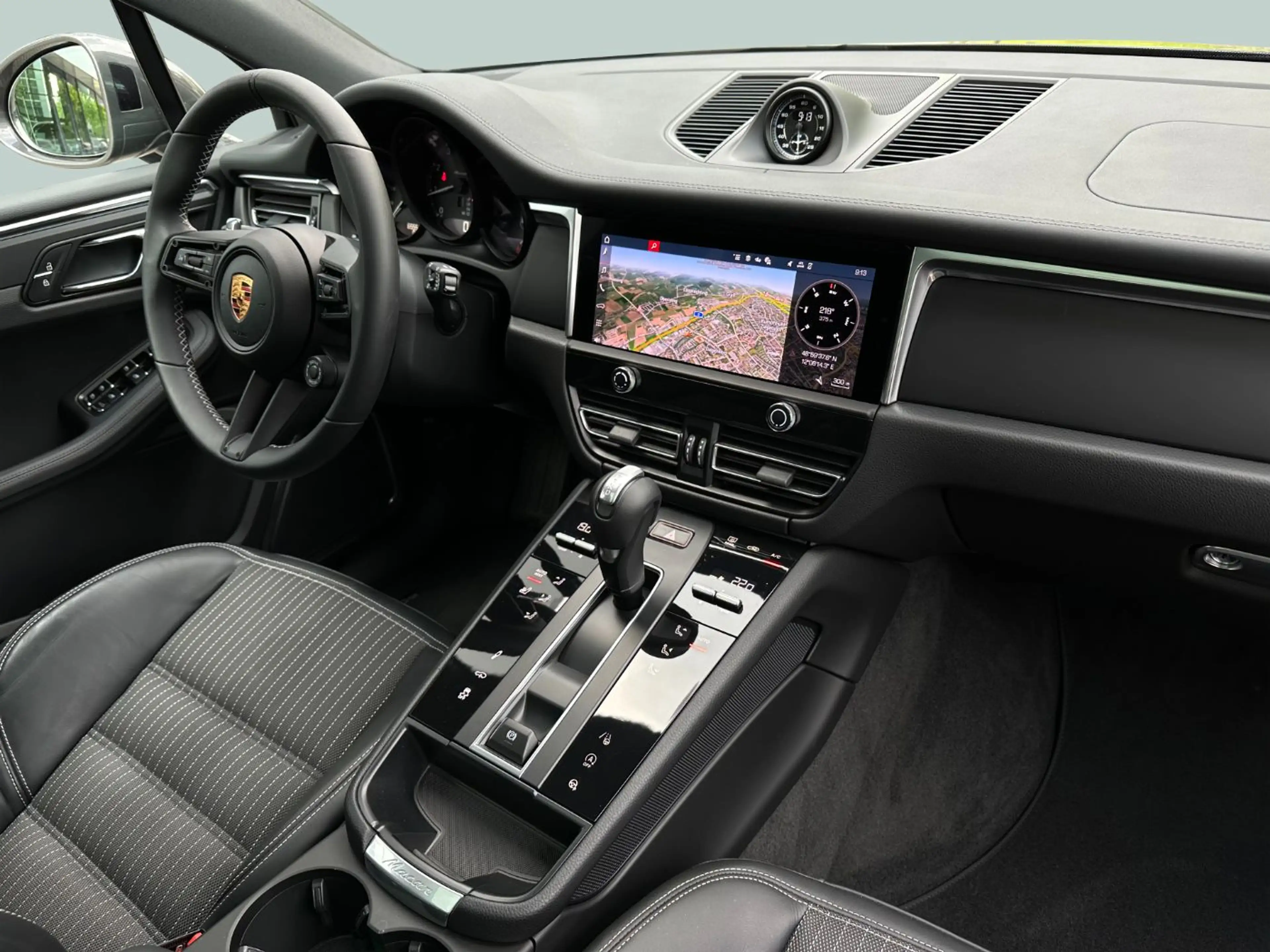 Porsche Macan T PANO 360° Burmester — photo 9
