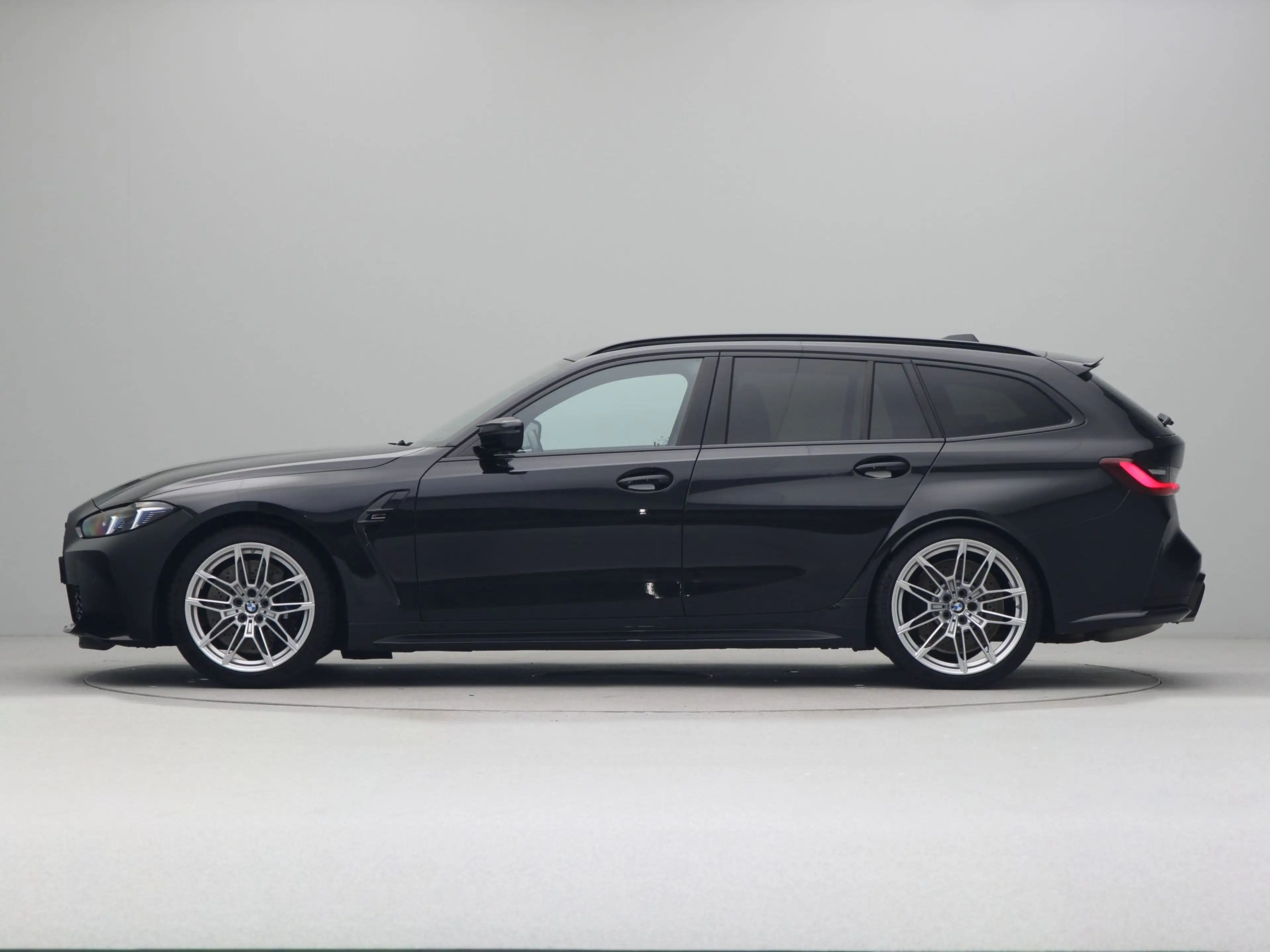 BMW M3 Competition xDrive — photo 8