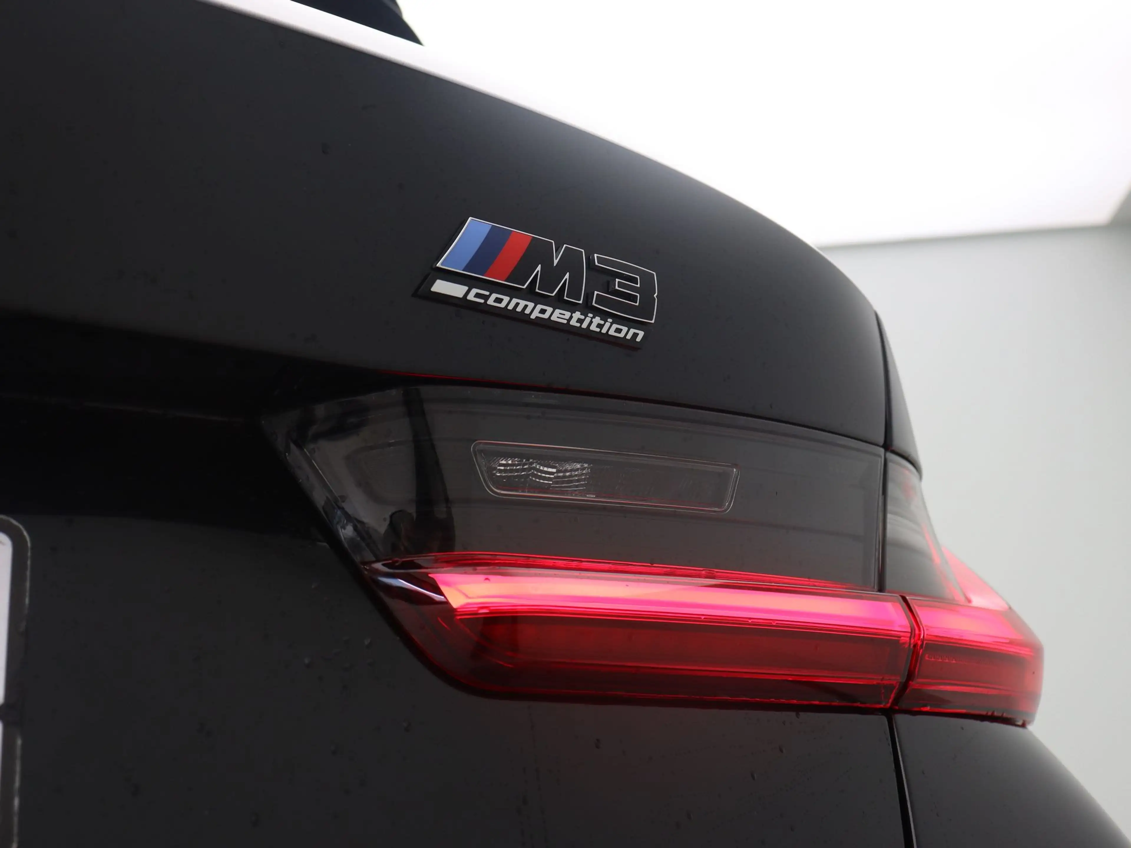BMW M3 Competition xDrive — photo 12