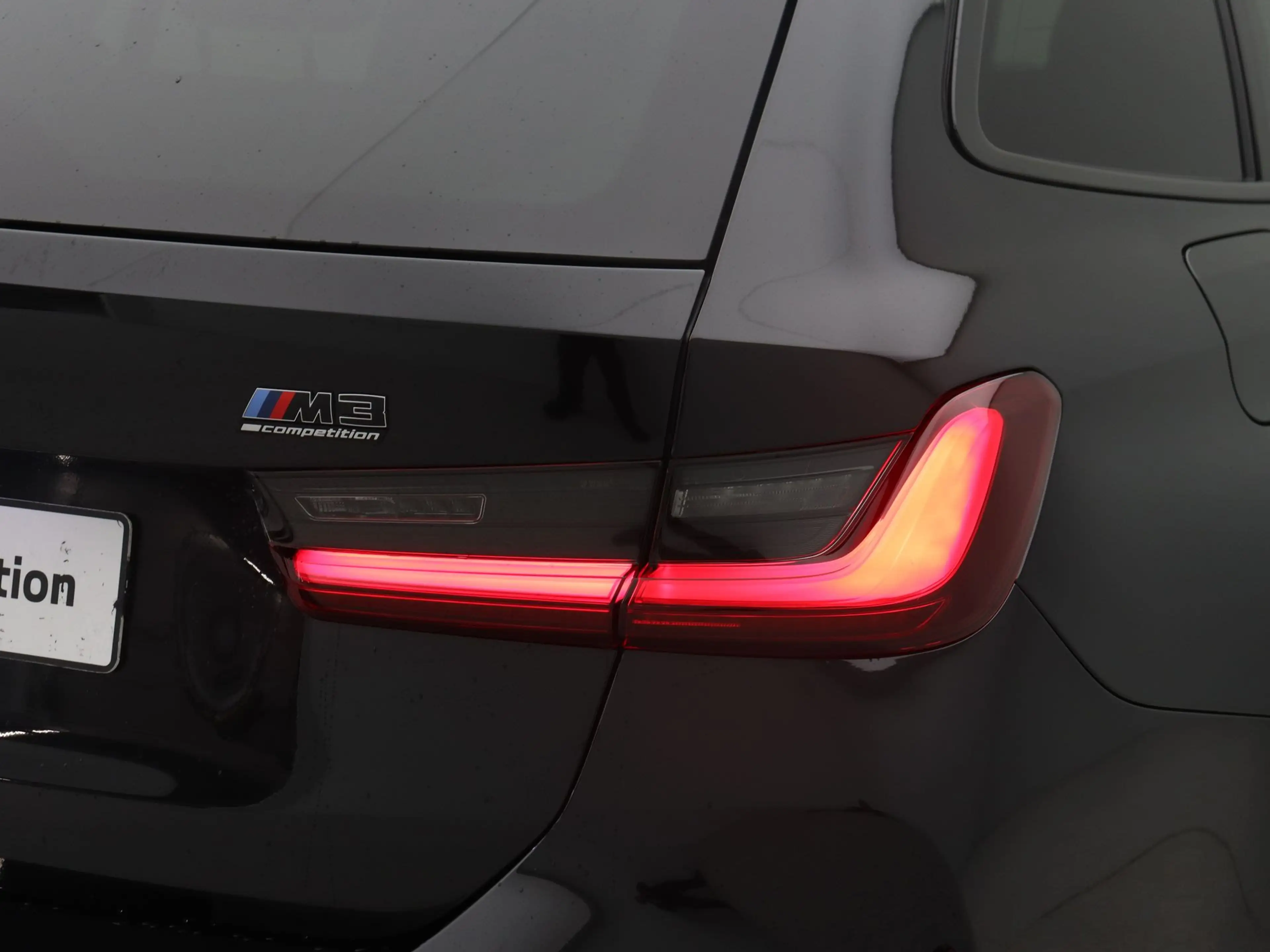 BMW M3 Competition xDrive — photo 10