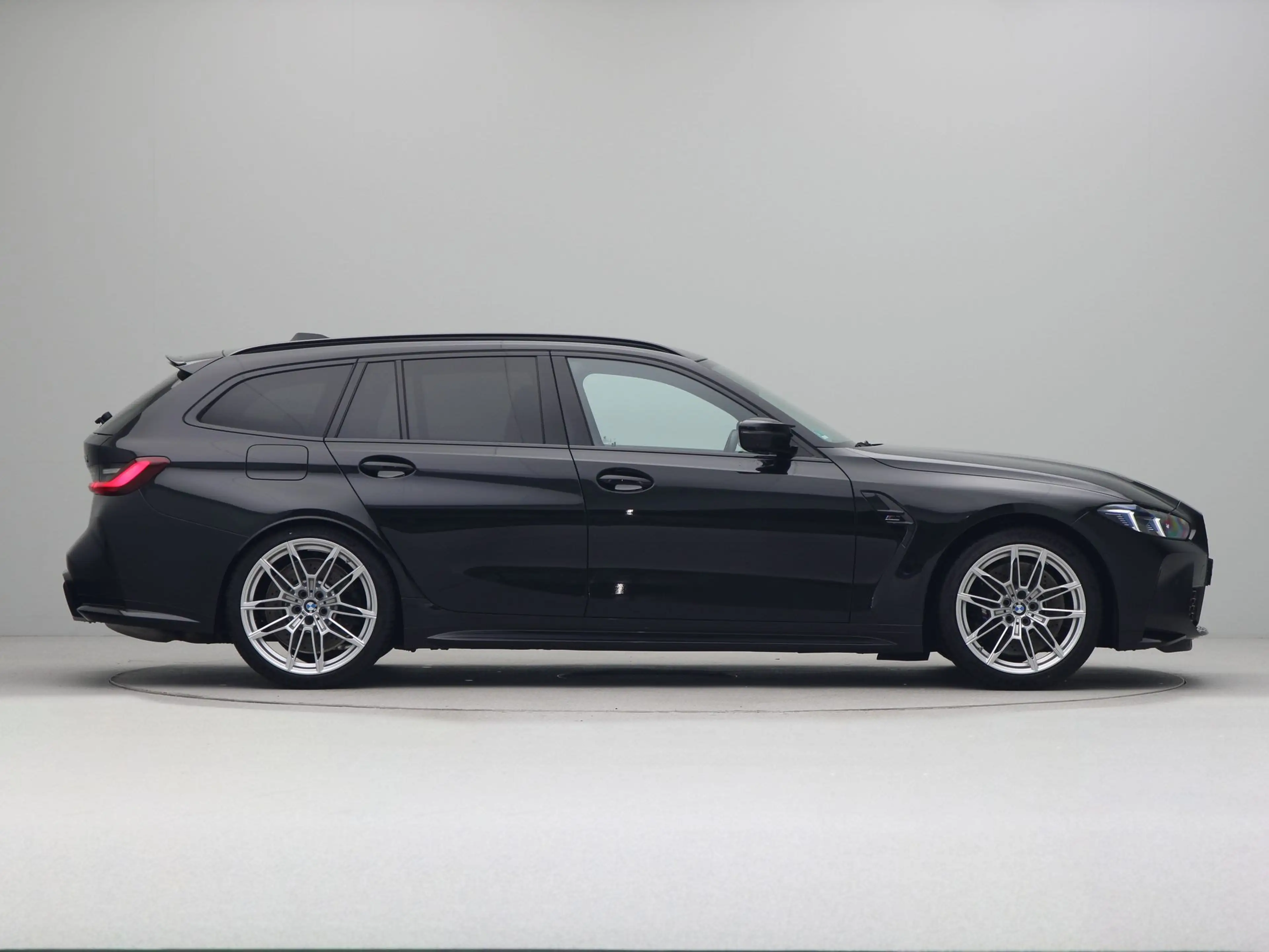 BMW M3 Competition xDrive — photo 4