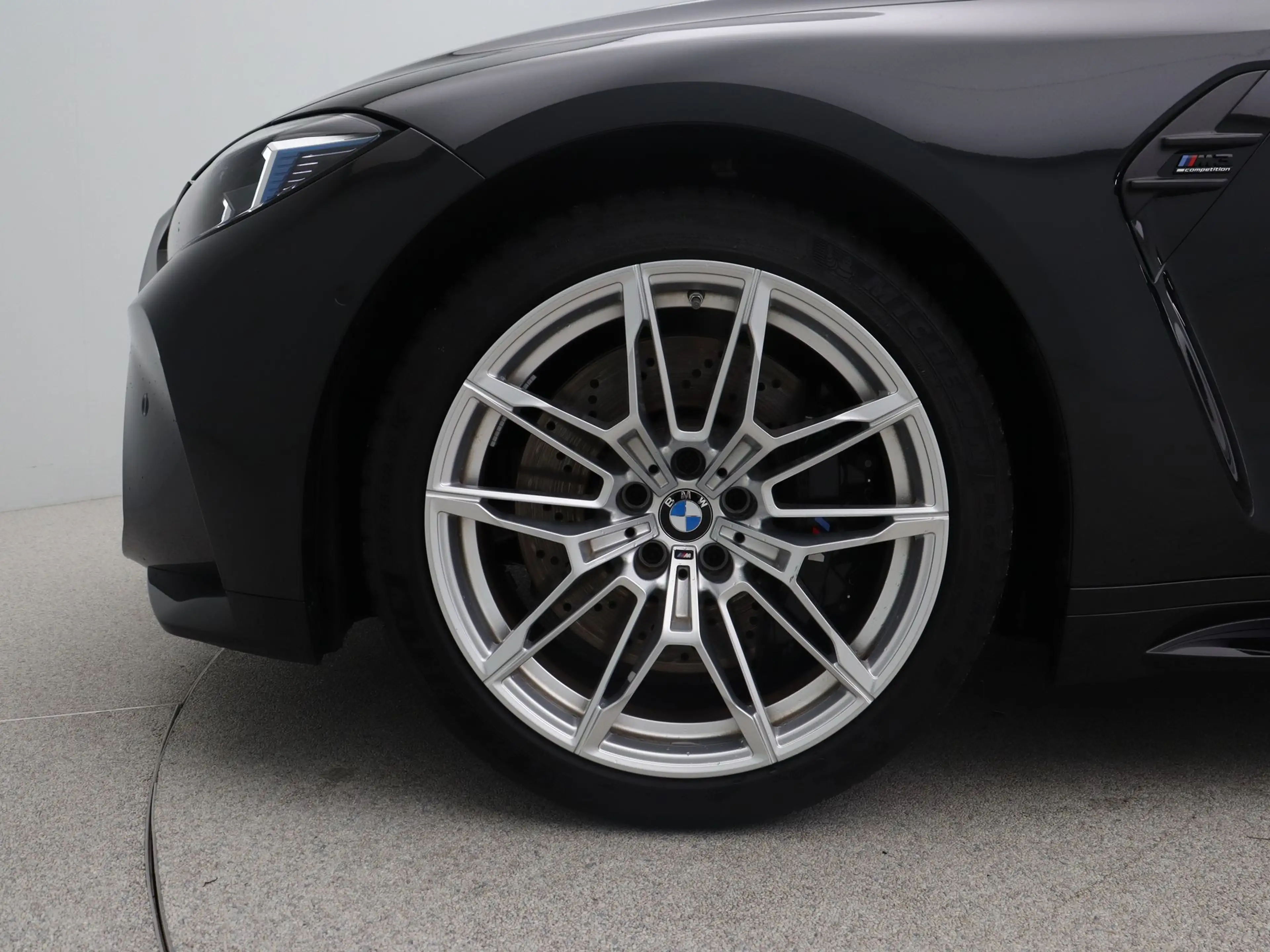 BMW M3 Competition xDrive — photo 13