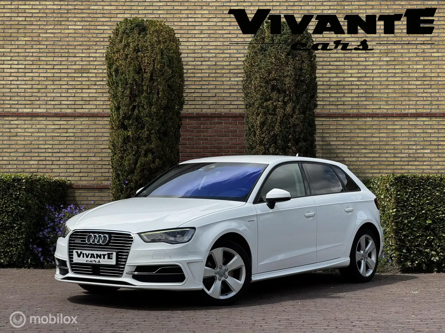 Audi A3 Sportback 1.4 e-tron Attraction Pro Line plus Clim Blanco - 1