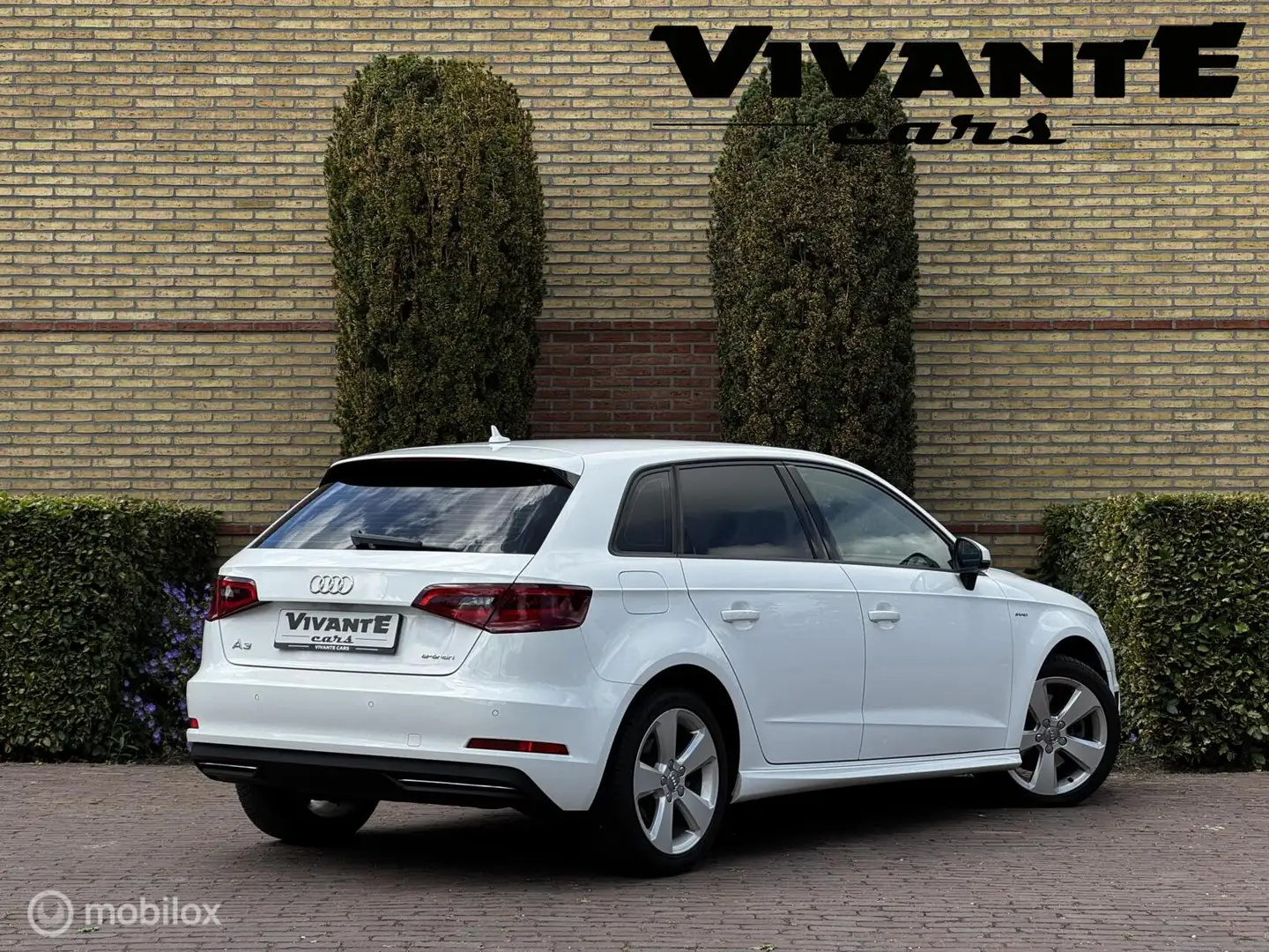 Audi A3 Sportback 1.4 e-tron Attraction Pro Line plus Clim Blanco - 2