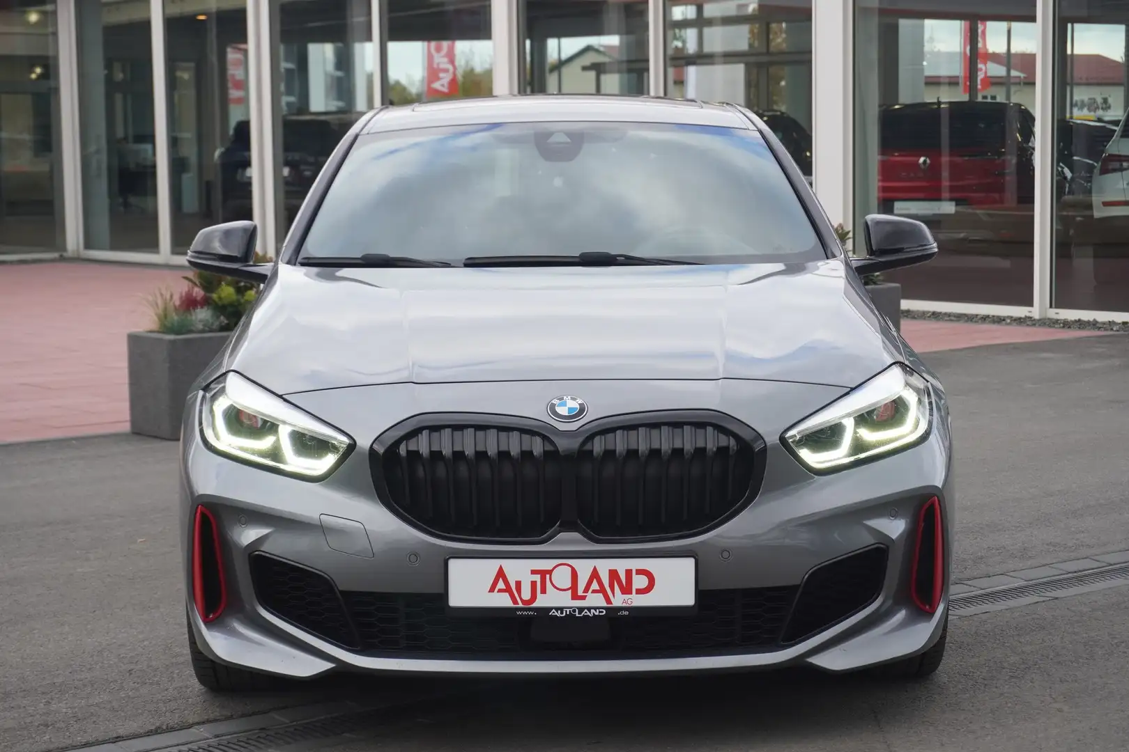 BMW 128 128i M Sport Aut. LED Navi Kamera Pano Grau - 2