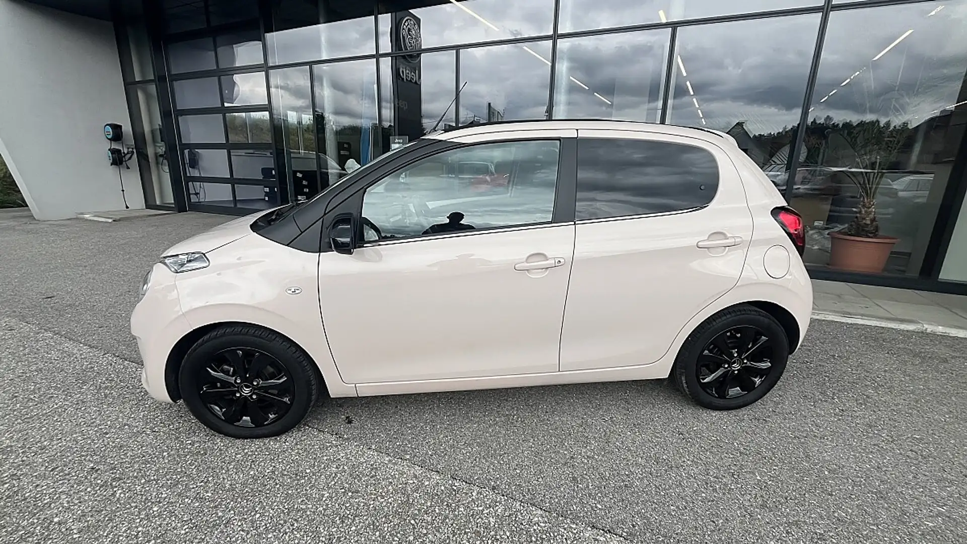 Citroen C1 Airscape VTi 72 manuell Shine Beige - 2