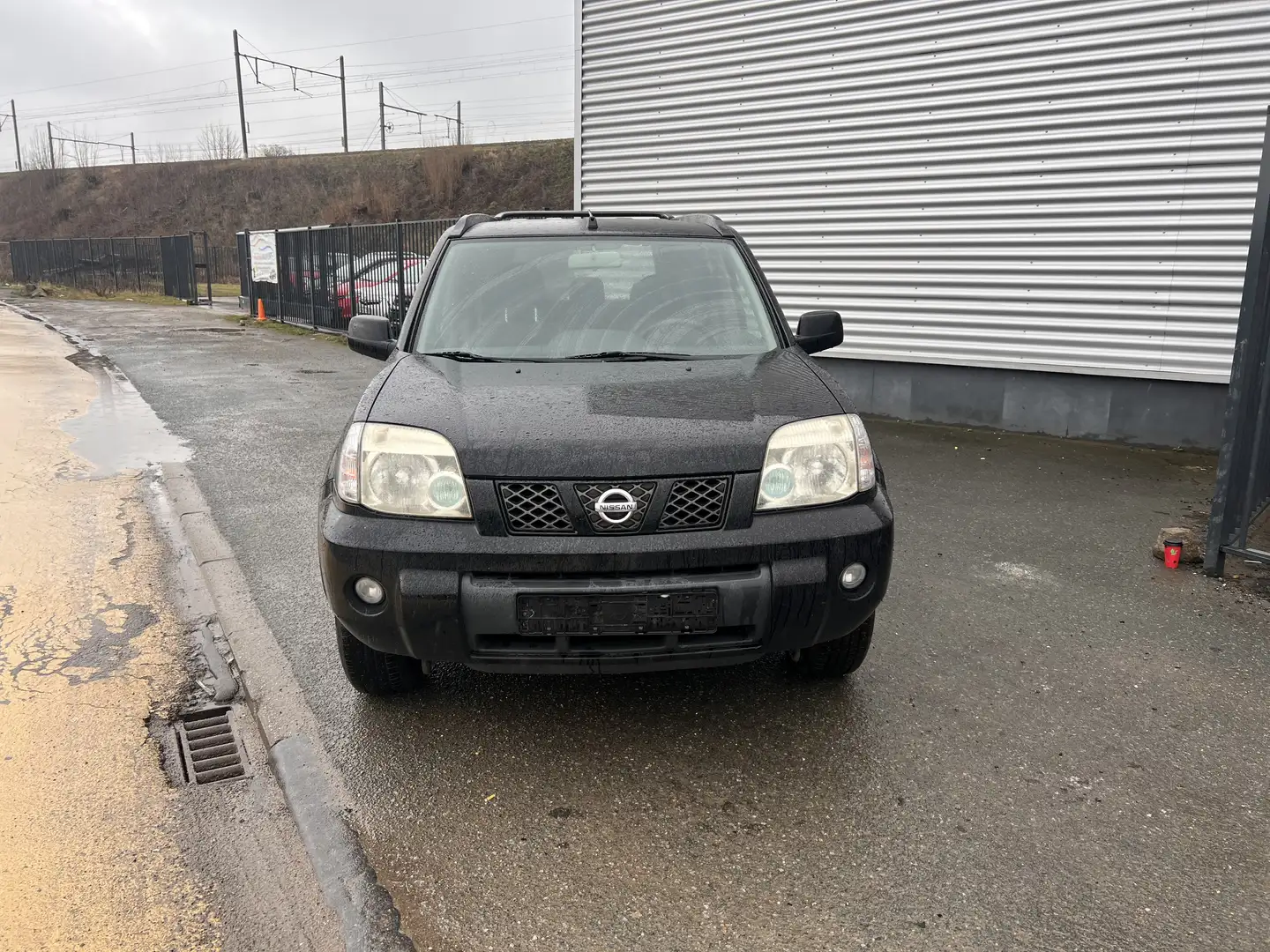 Nissan X-Trail ENTREPRISE 2.0L SPORT 4X2 EXPORT AFRIQUE Schwarz - 1