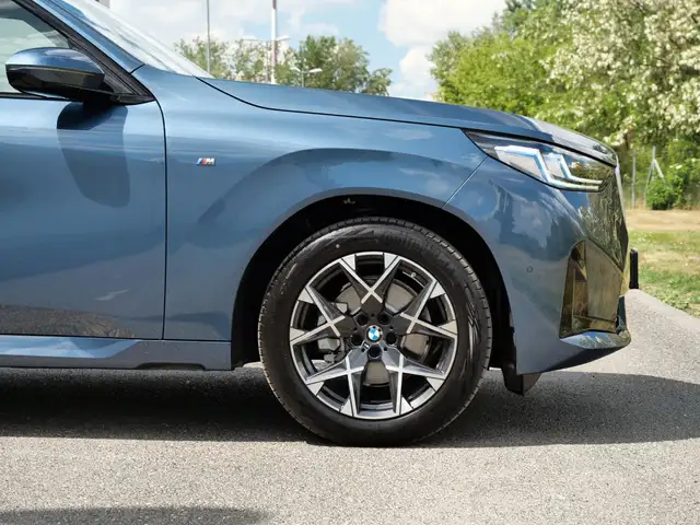 BMW X3 view 10